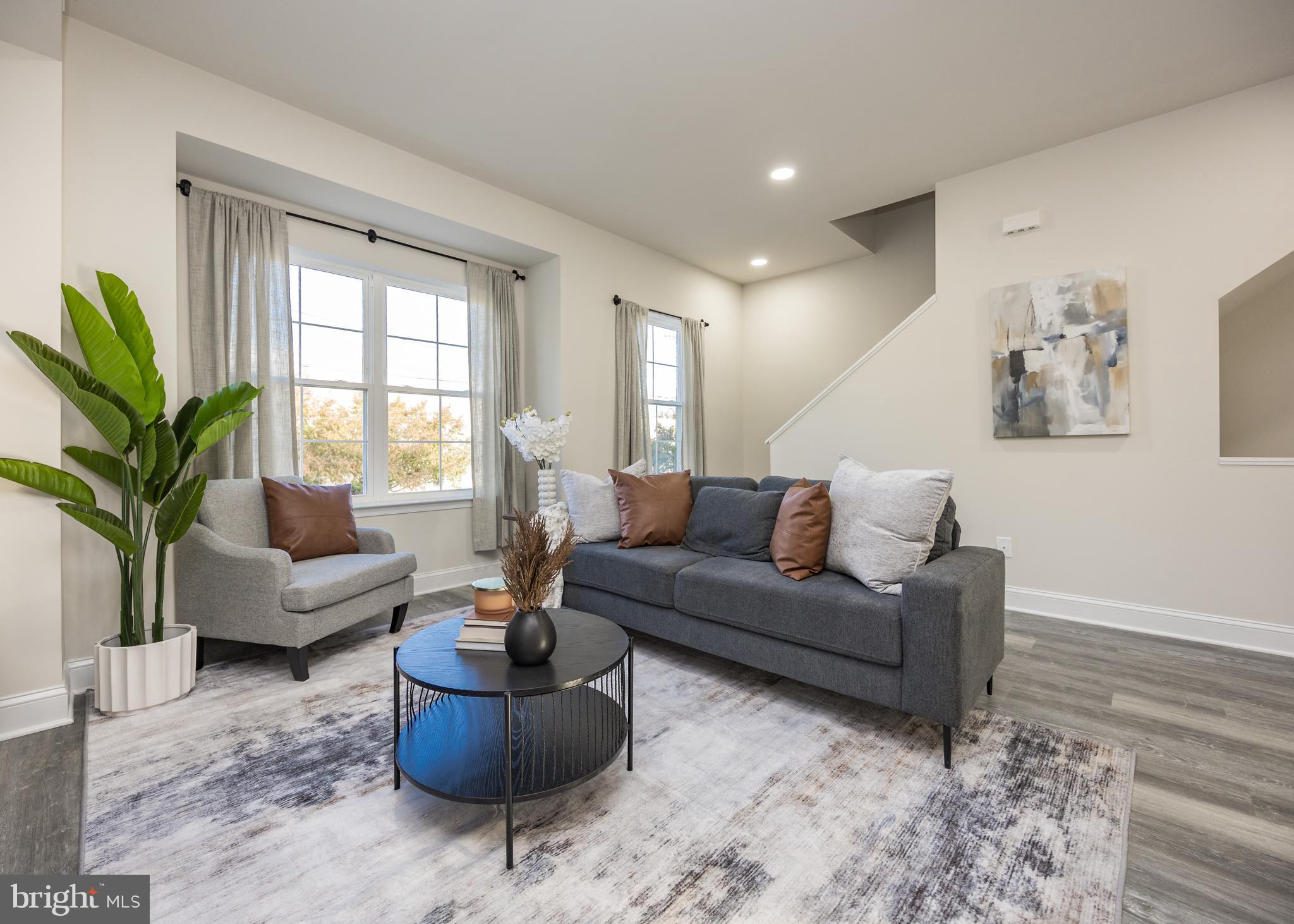 MCMULLEN SQUARE - Residential