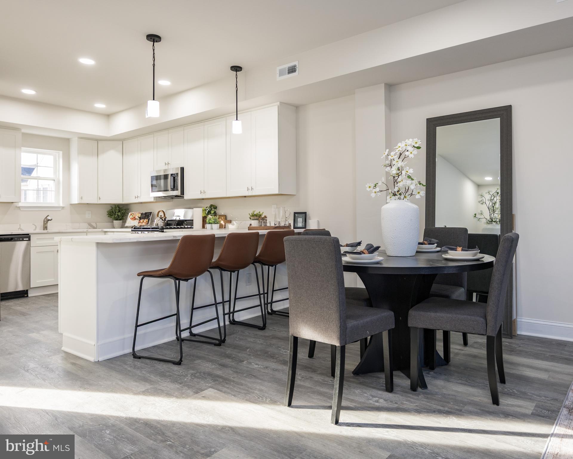 MCMULLEN SQUARE - Residential