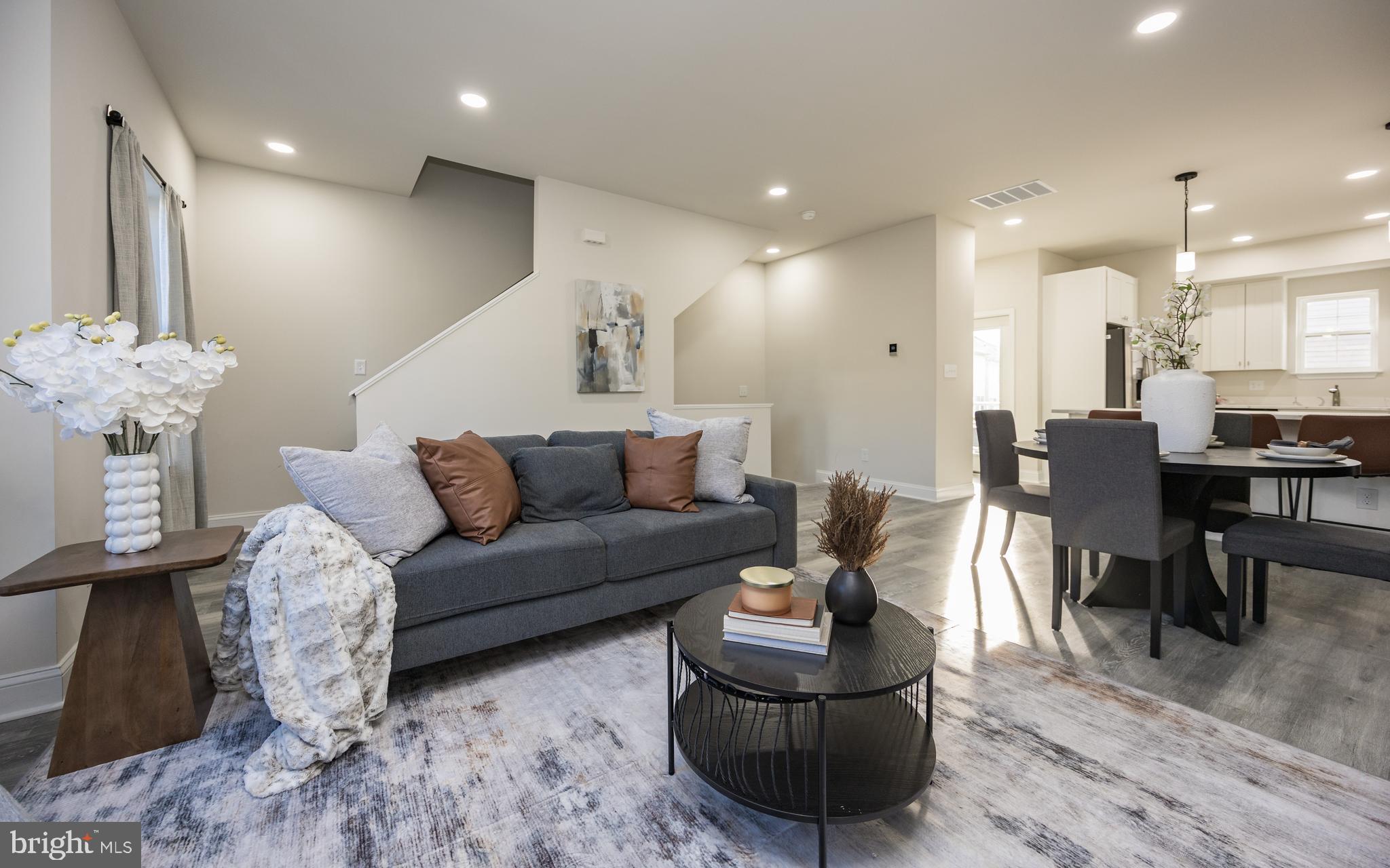 MCMULLEN SQUARE - Residential