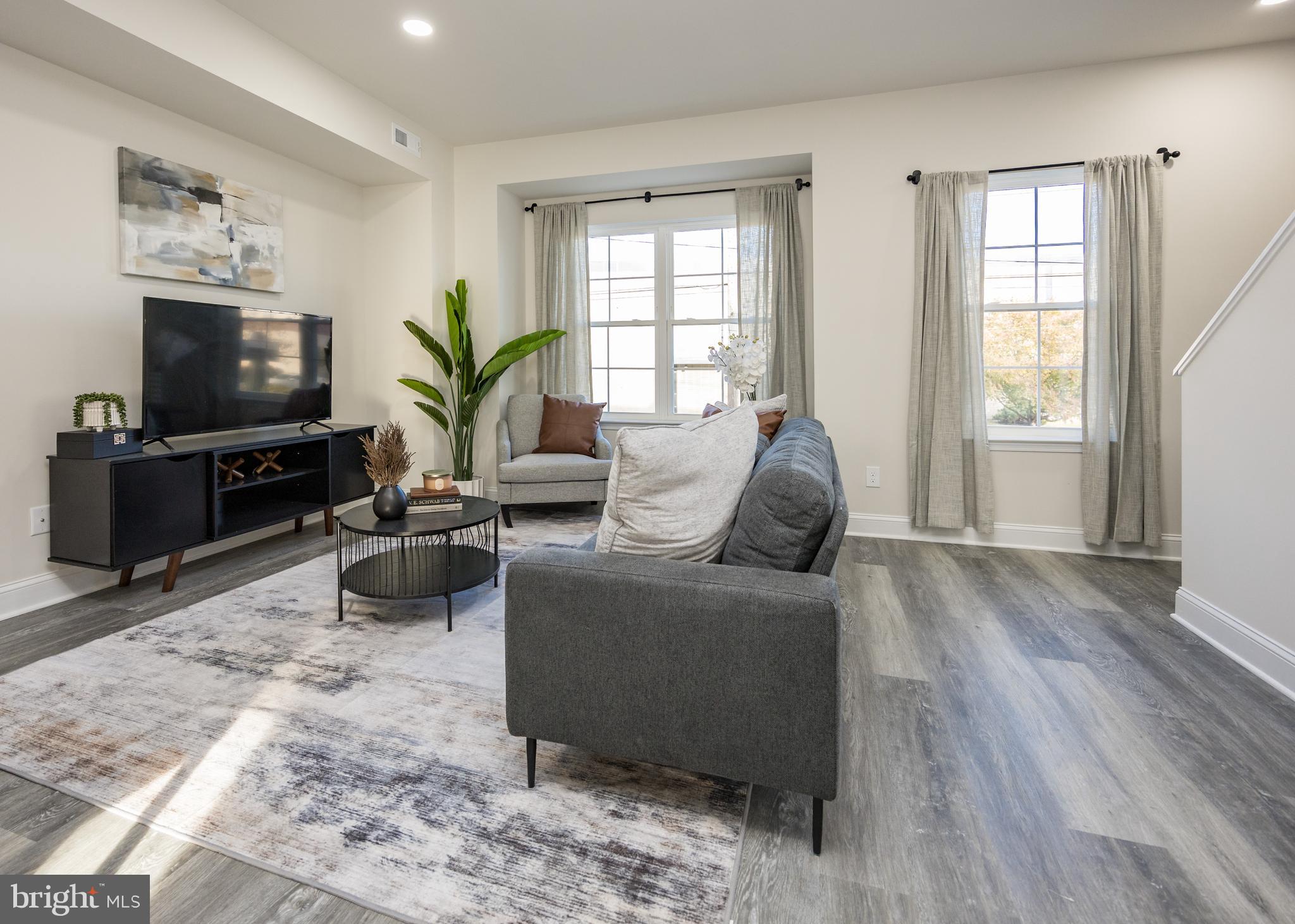 MCMULLEN SQUARE - Residential