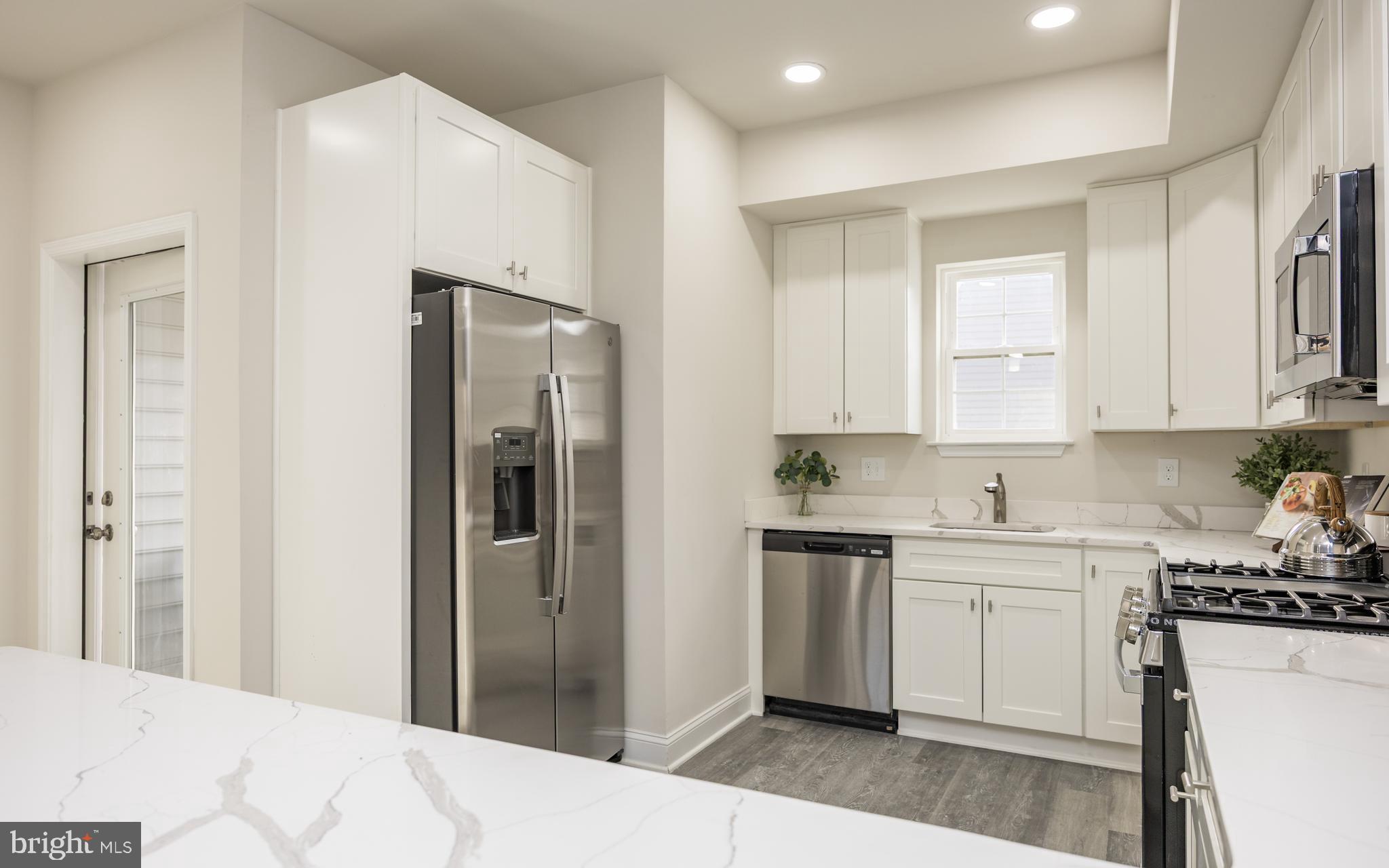 MCMULLEN SQUARE - Residential