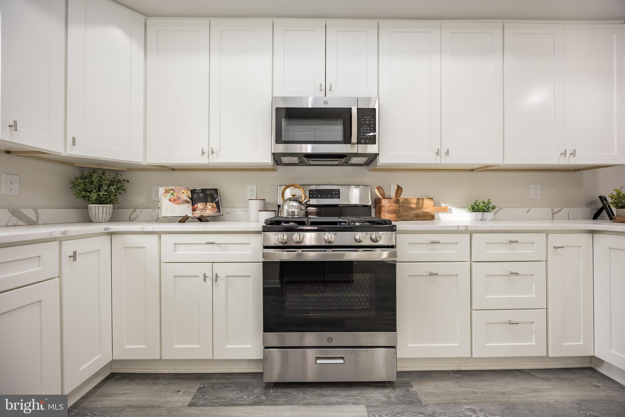 MCMULLEN SQUARE - Residential