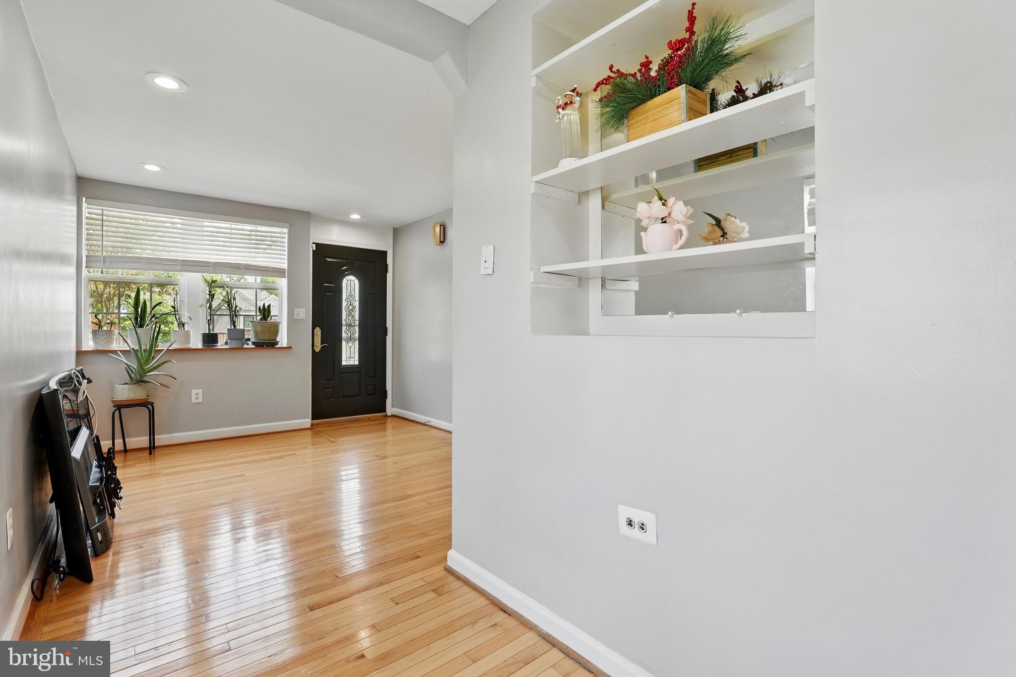 6836 STANDISH DRIVE
