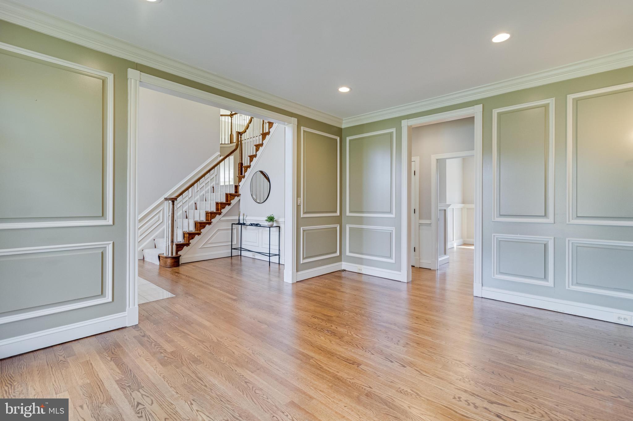 TALL OAKS - Residential