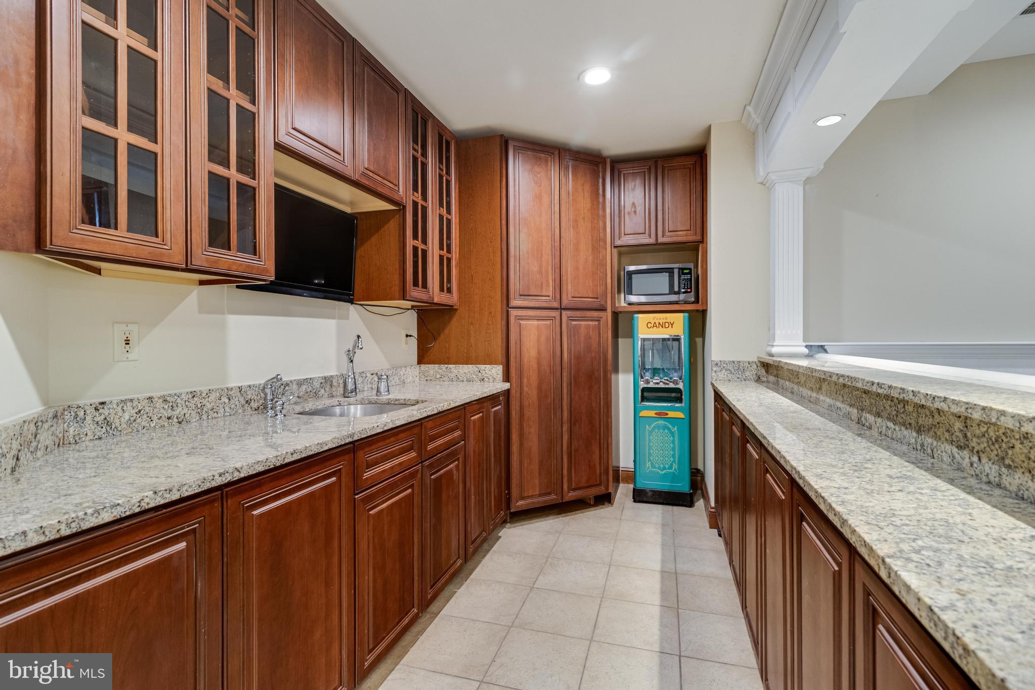 TALL OAKS - Residential