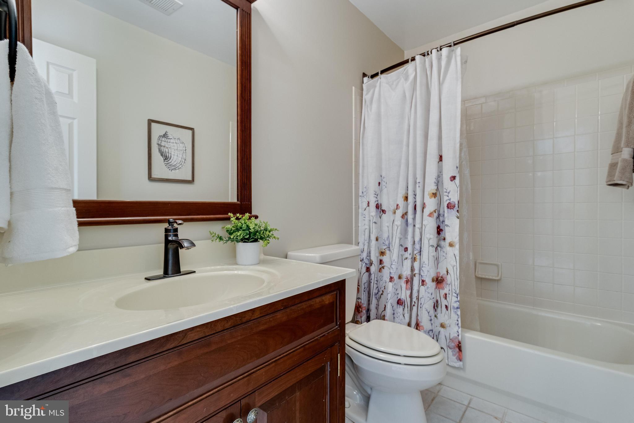 TALL OAKS - Residential