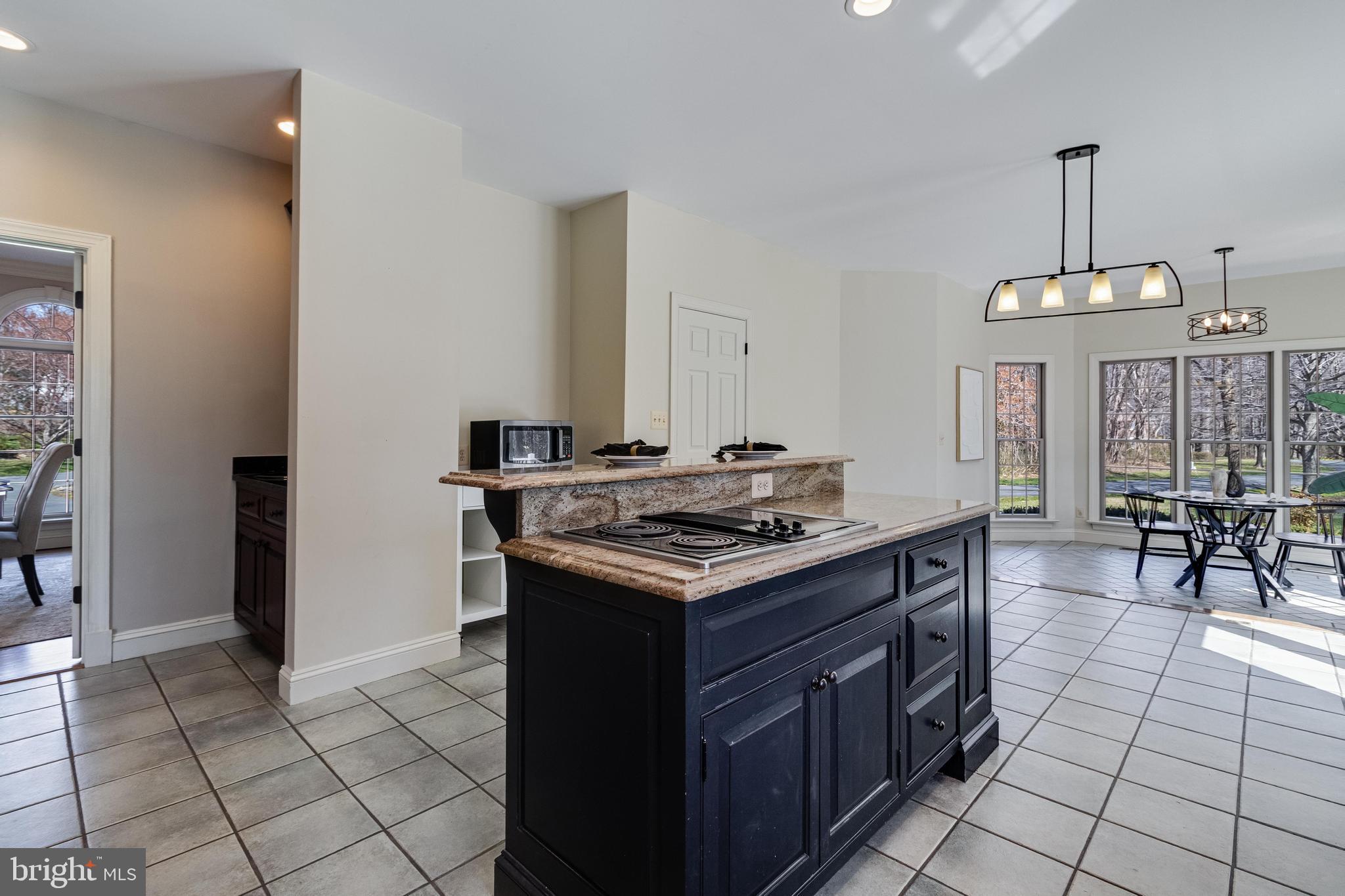 TALL OAKS - Residential