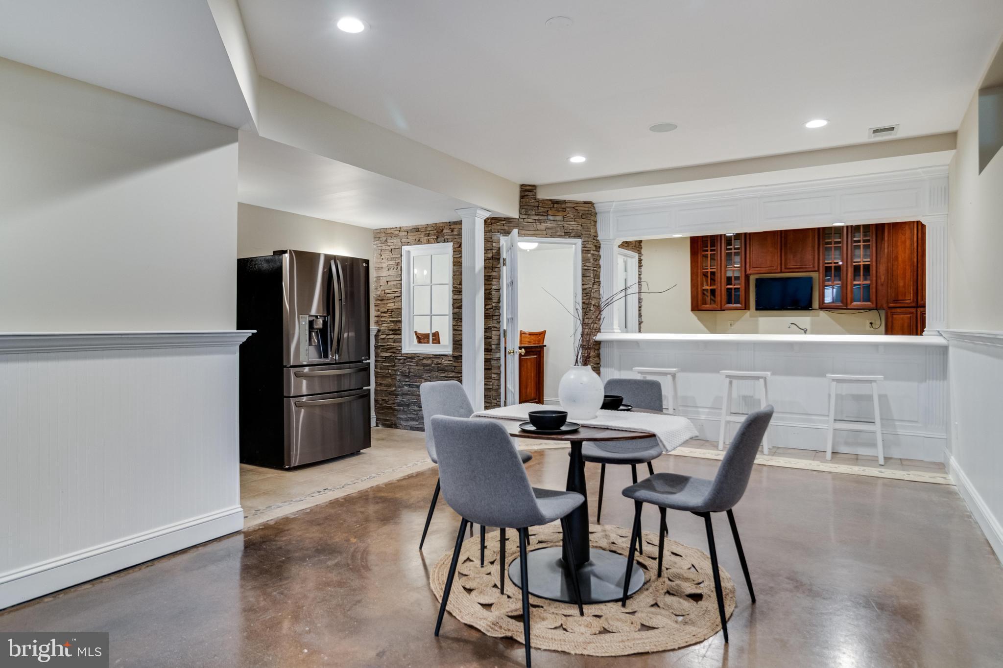 TALL OAKS - Residential