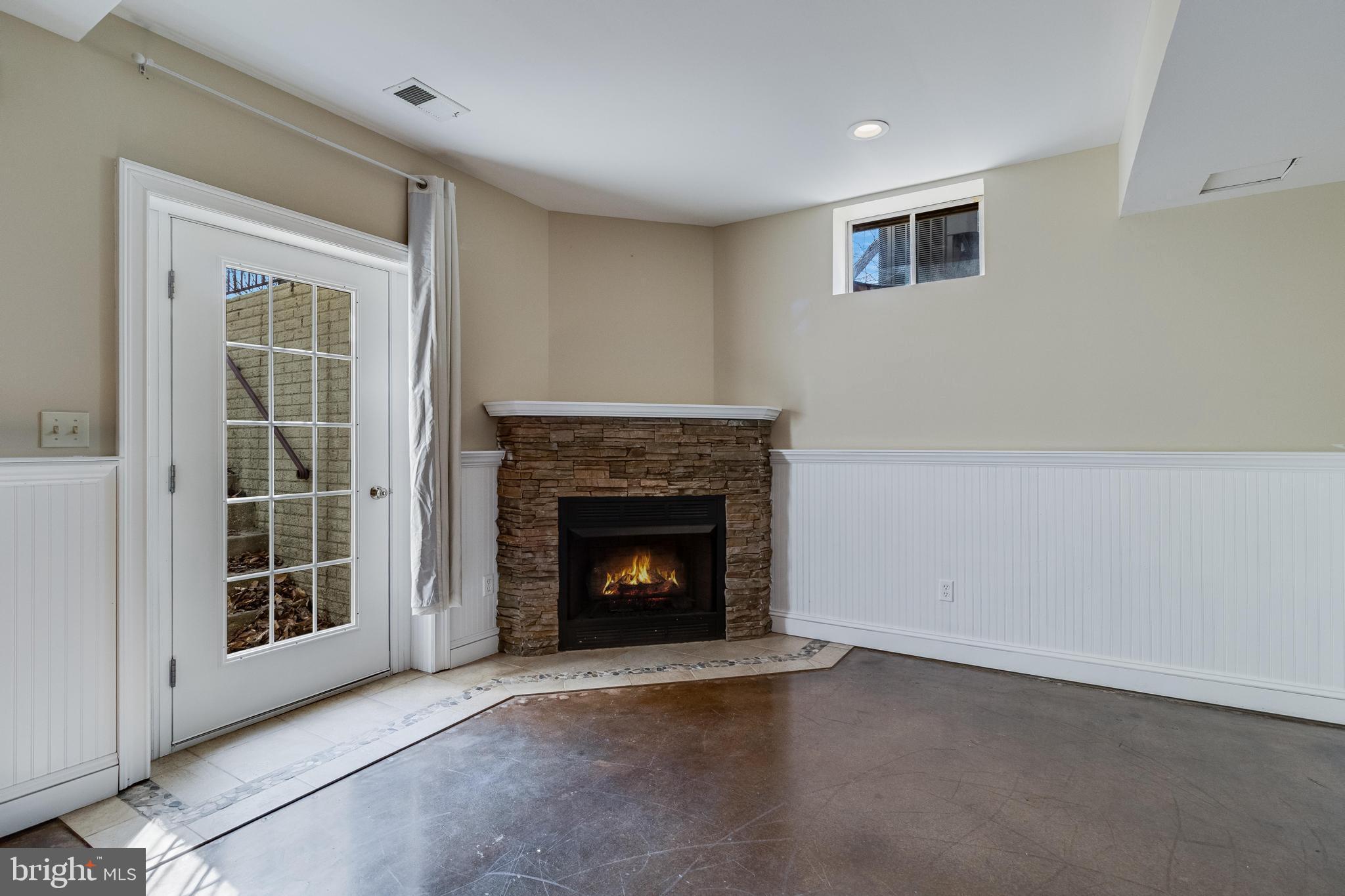 TALL OAKS - Residential