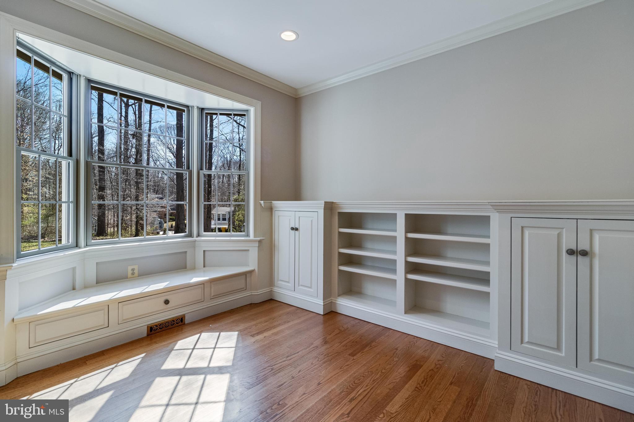 TALL OAKS - Residential