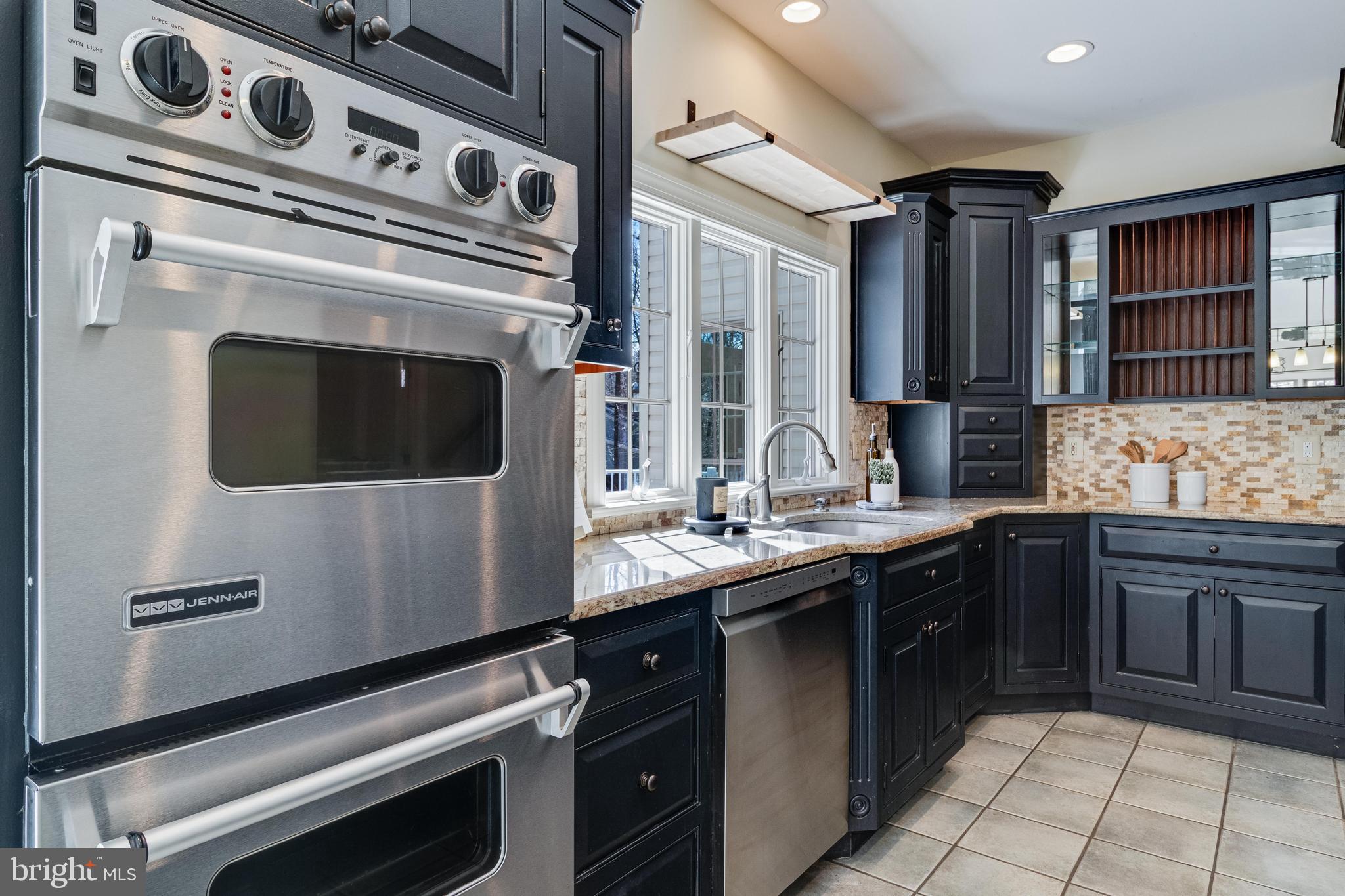 TALL OAKS - Residential