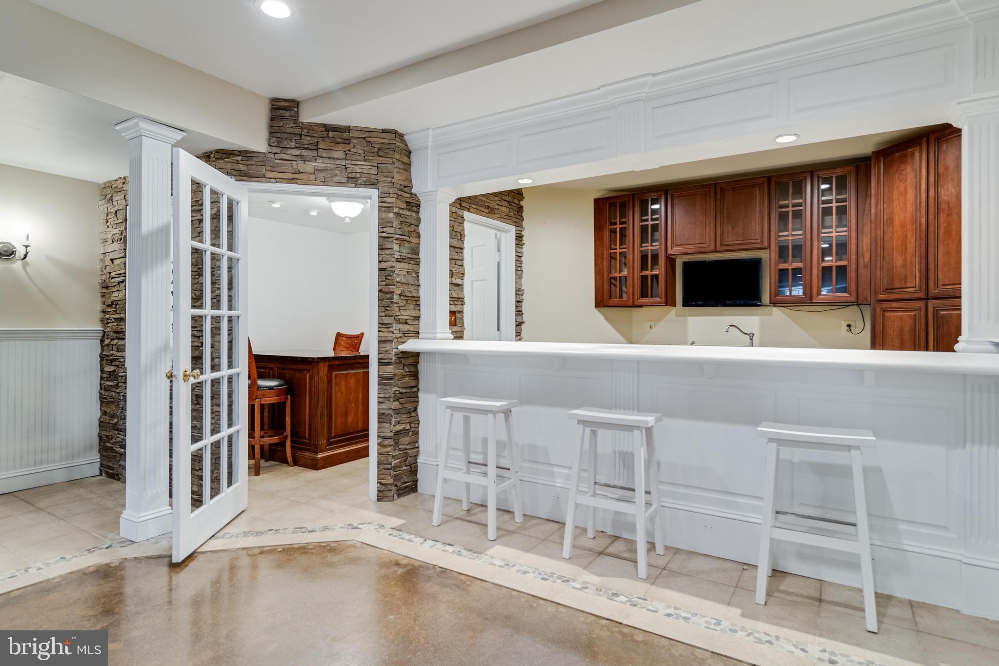 TALL OAKS - Residential