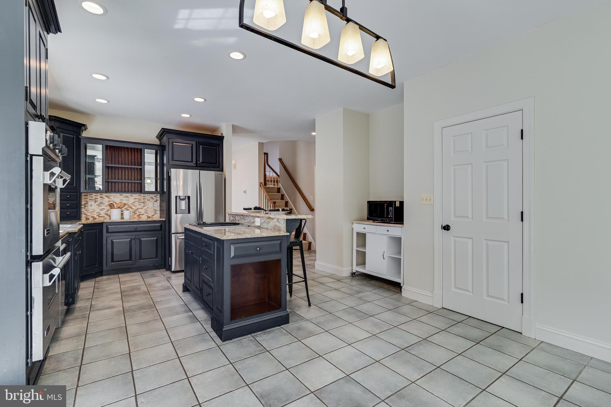 TALL OAKS - Residential