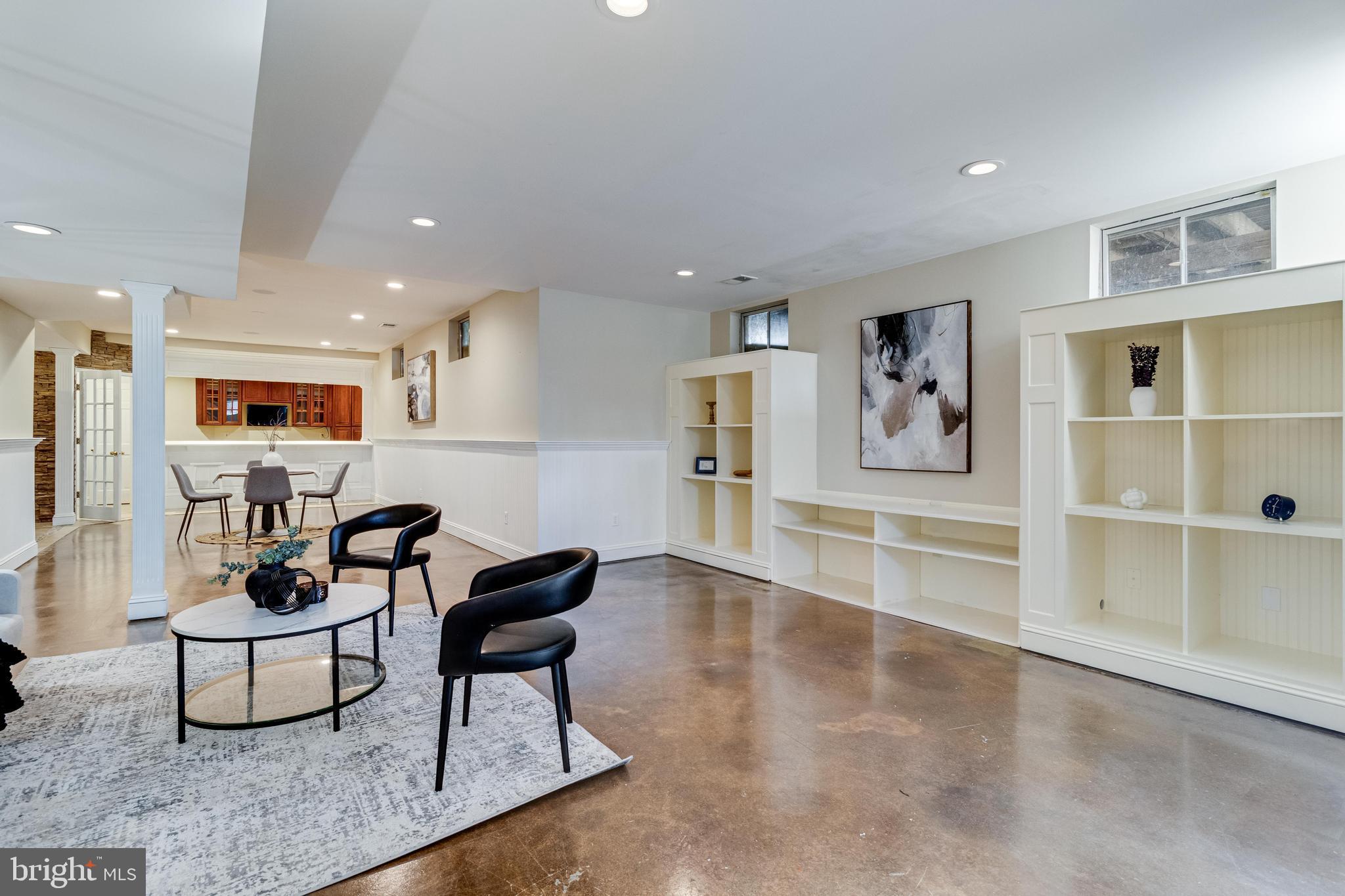 TALL OAKS - Residential