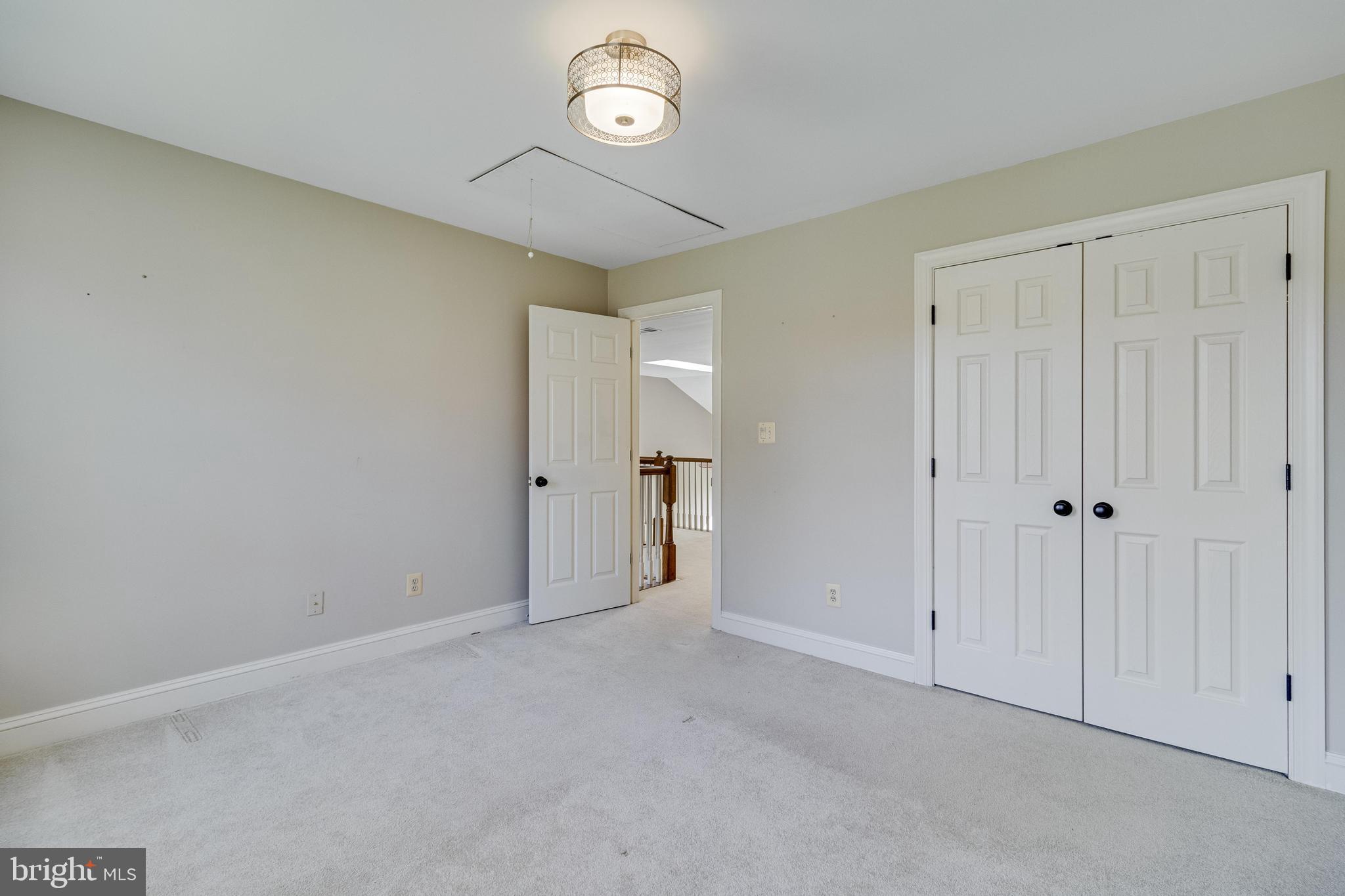 TALL OAKS - Residential