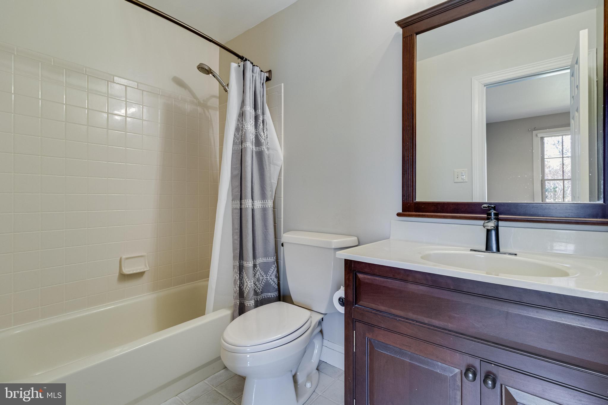 TALL OAKS - Residential