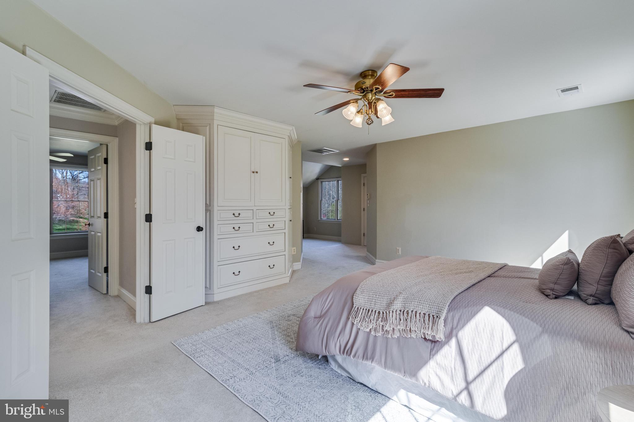 TALL OAKS - Residential