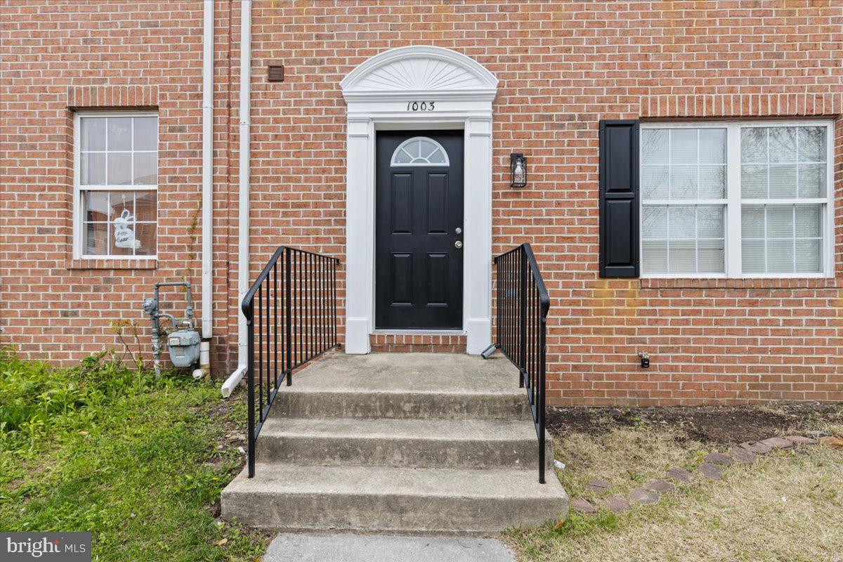 1003 N WOODYEAR STREET