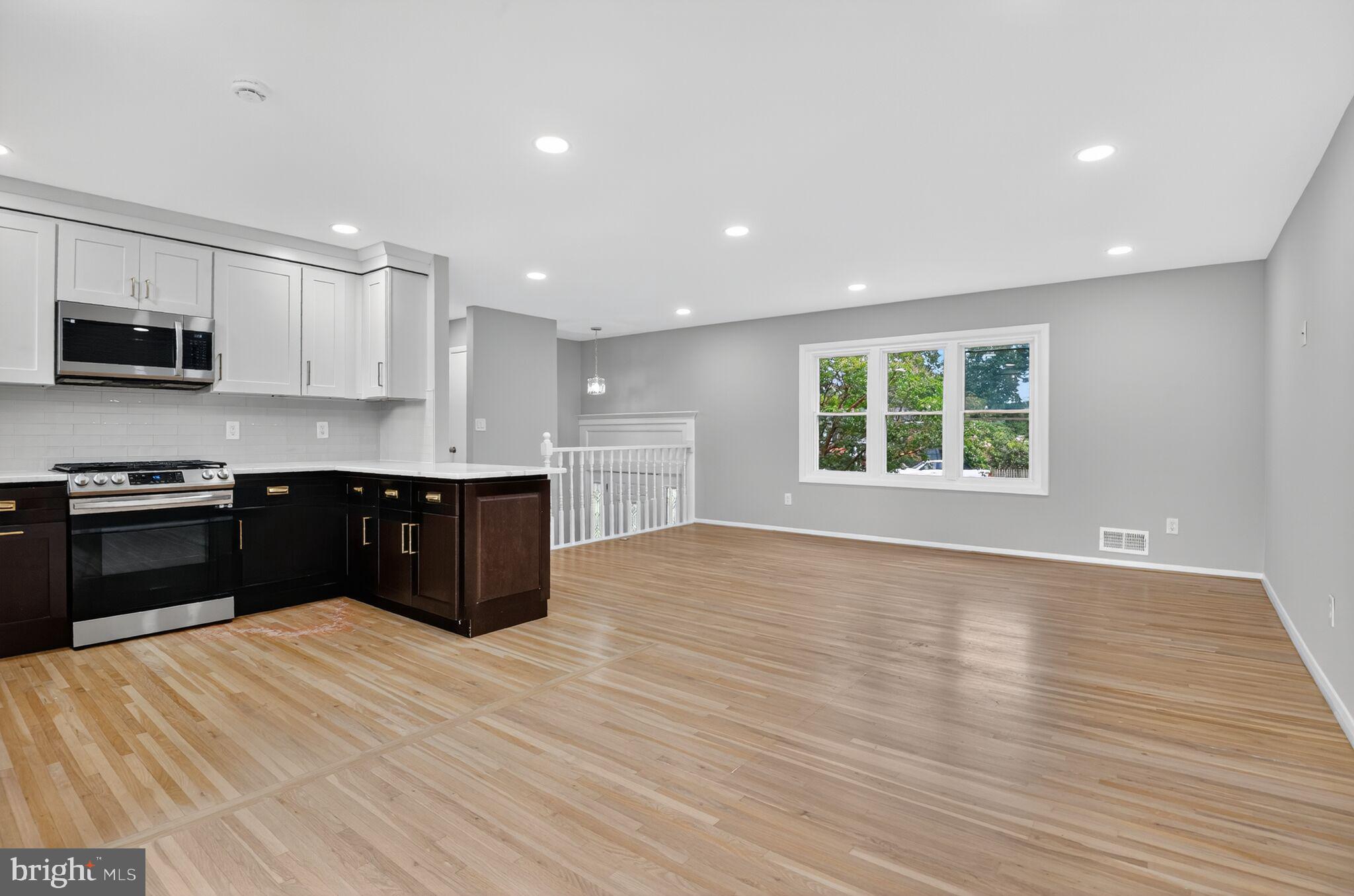4309 WILLOUGHBY COURT