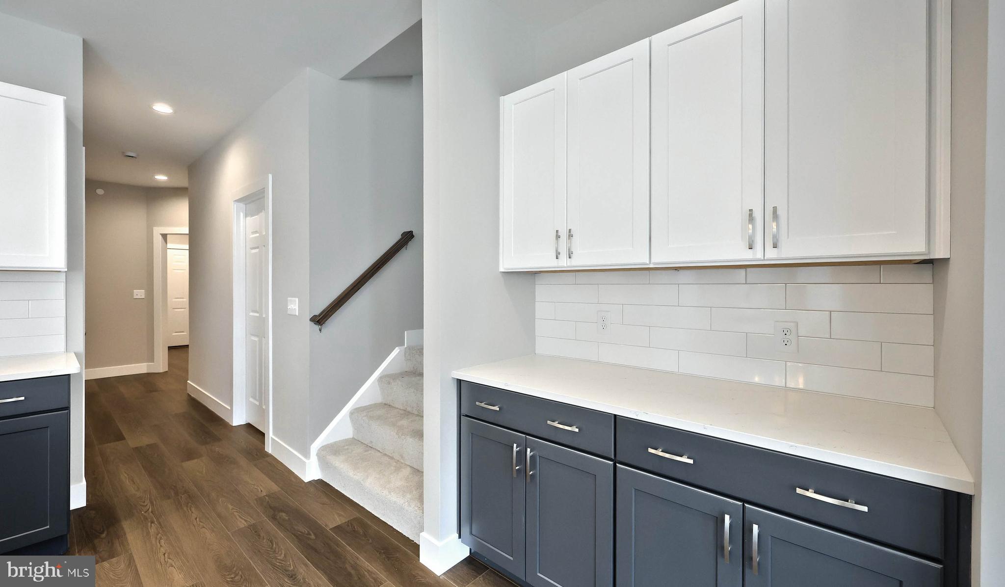 MADISON COURT - Residential