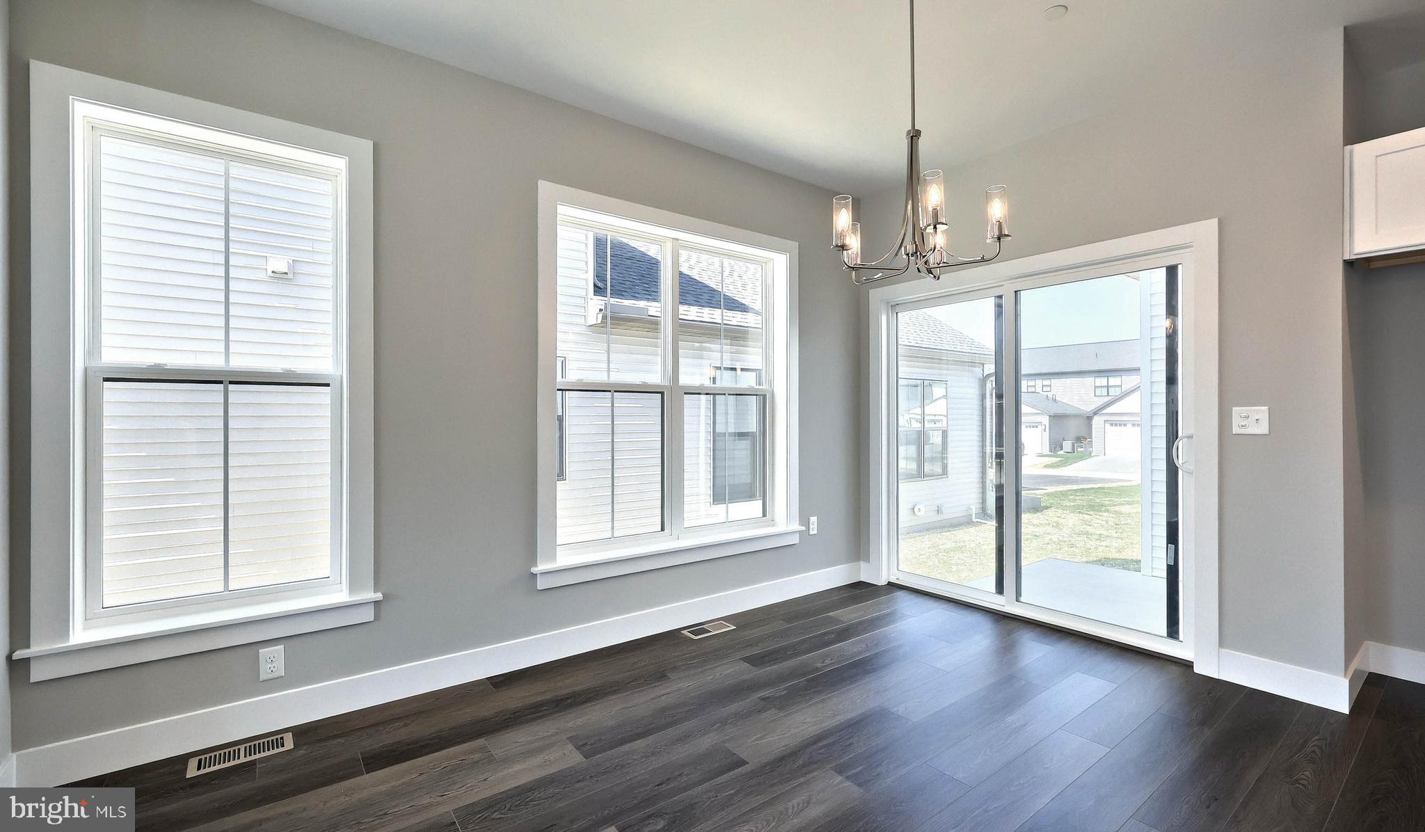 MADISON COURT - Residential