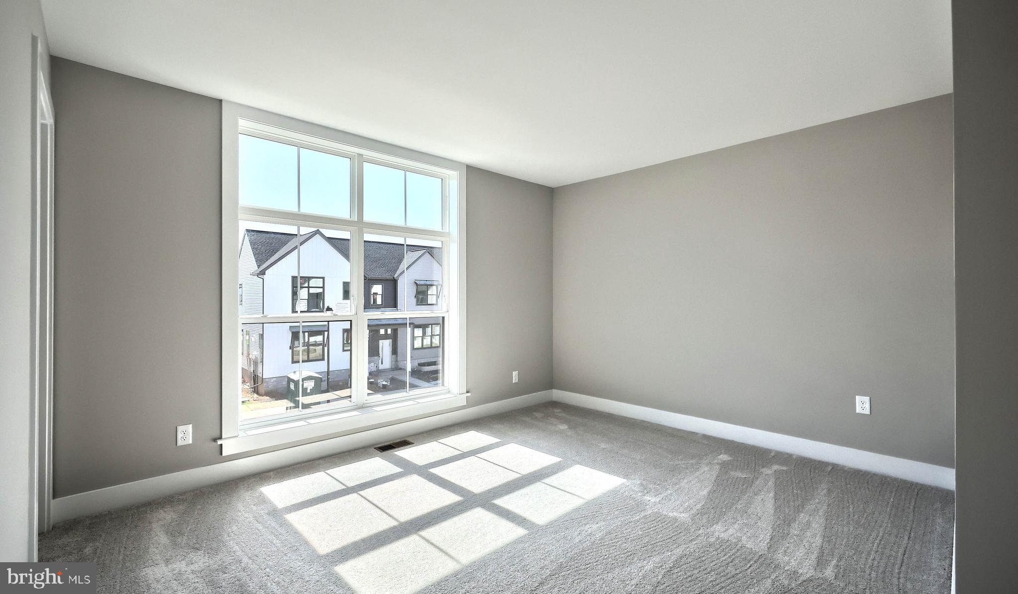 MADISON COURT - Residential