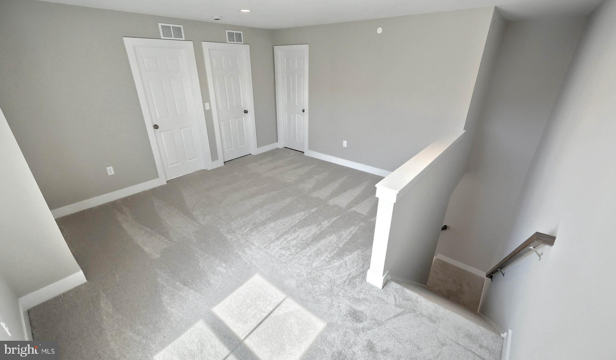 MADISON COURT - Residential