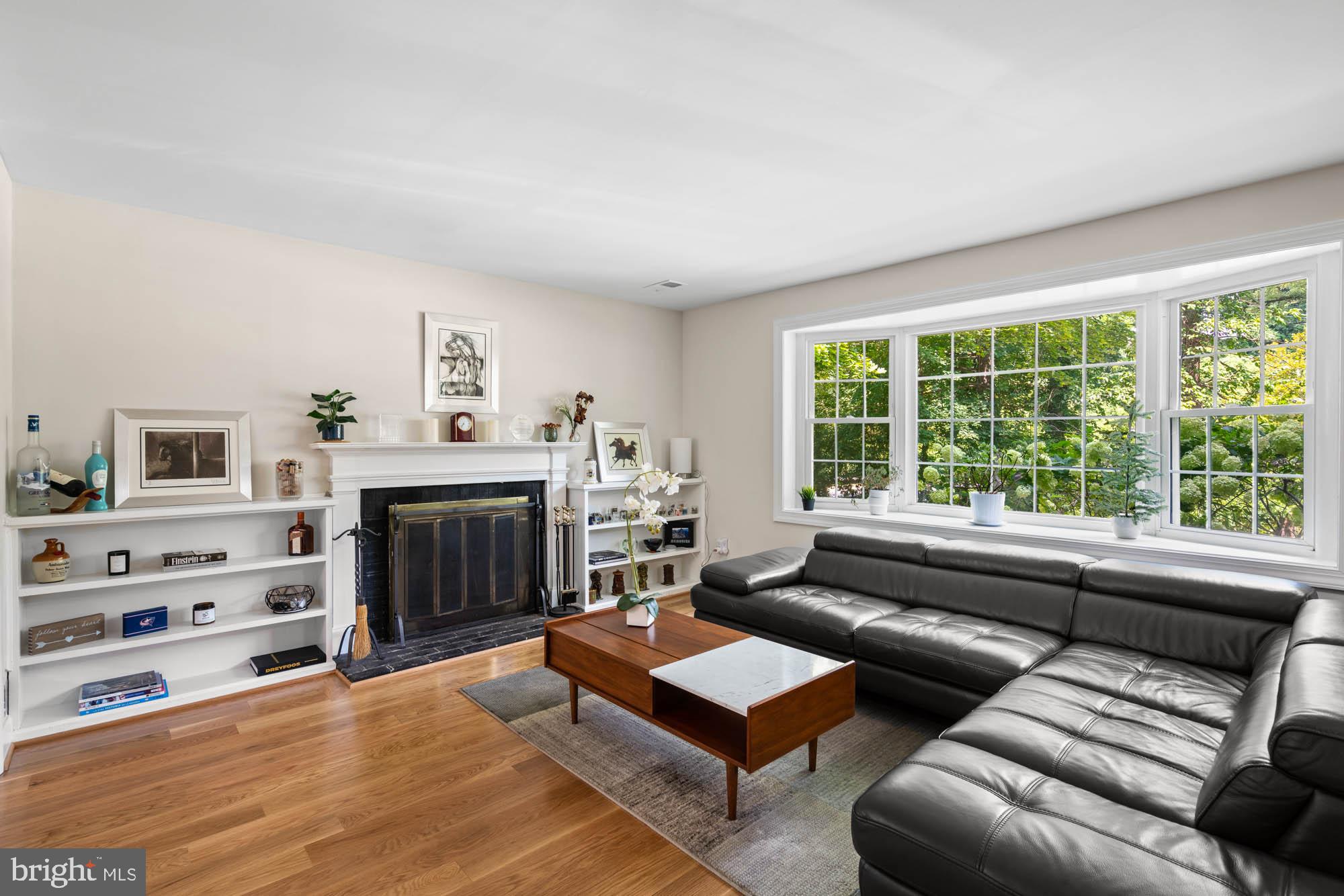 WOODACRES - Residential Lease