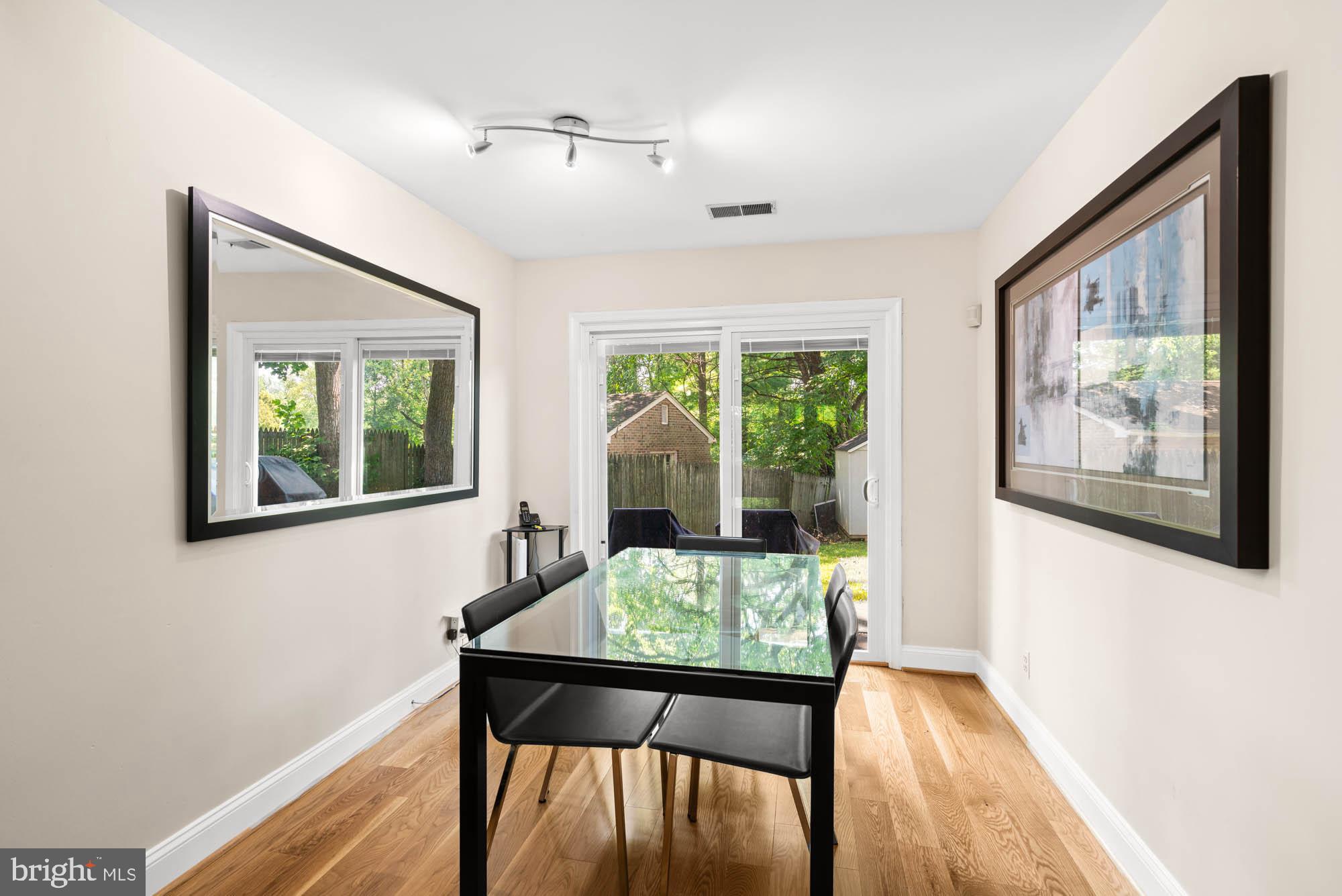 WOODACRES - Residential Lease