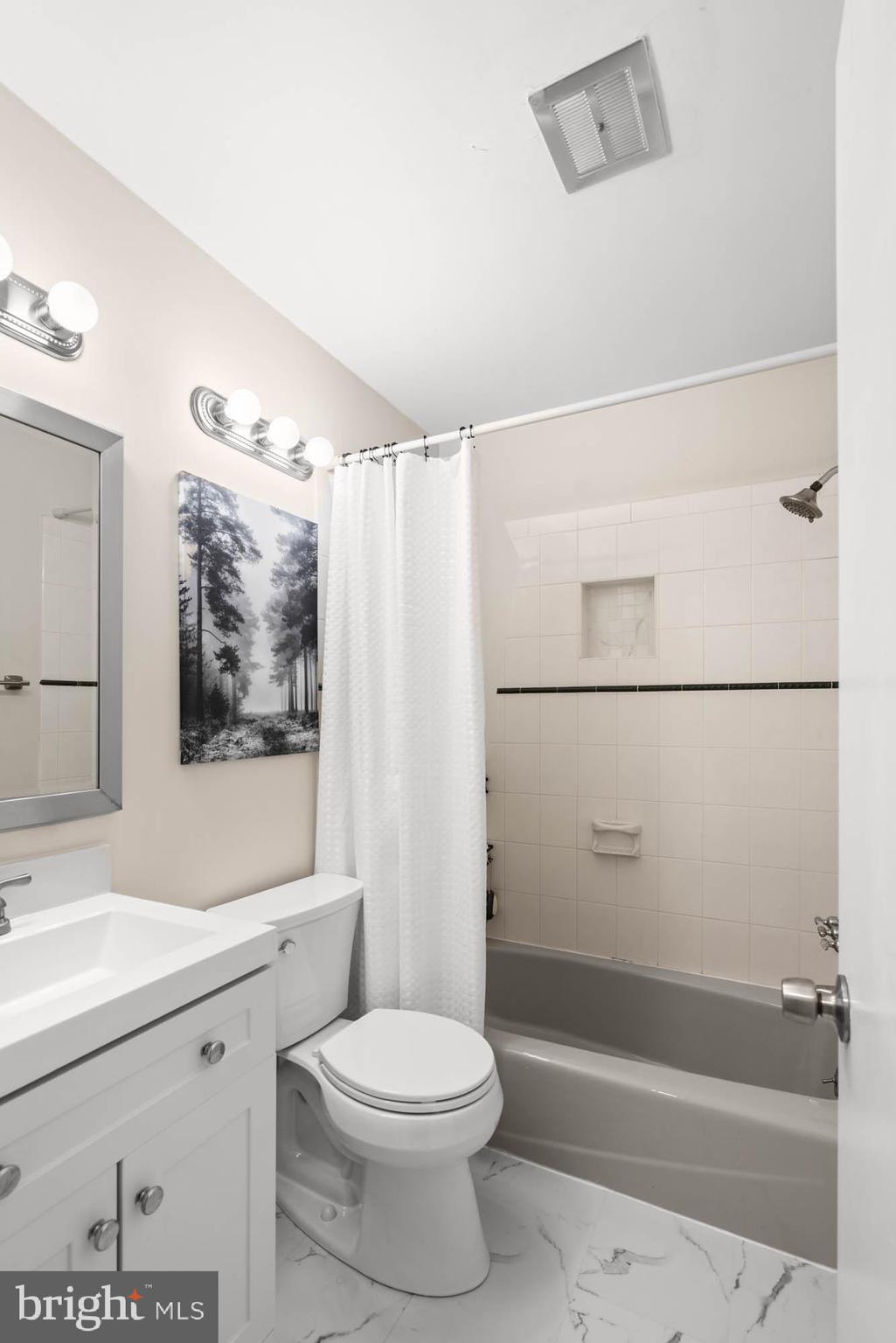 WOODACRES - Residential Lease