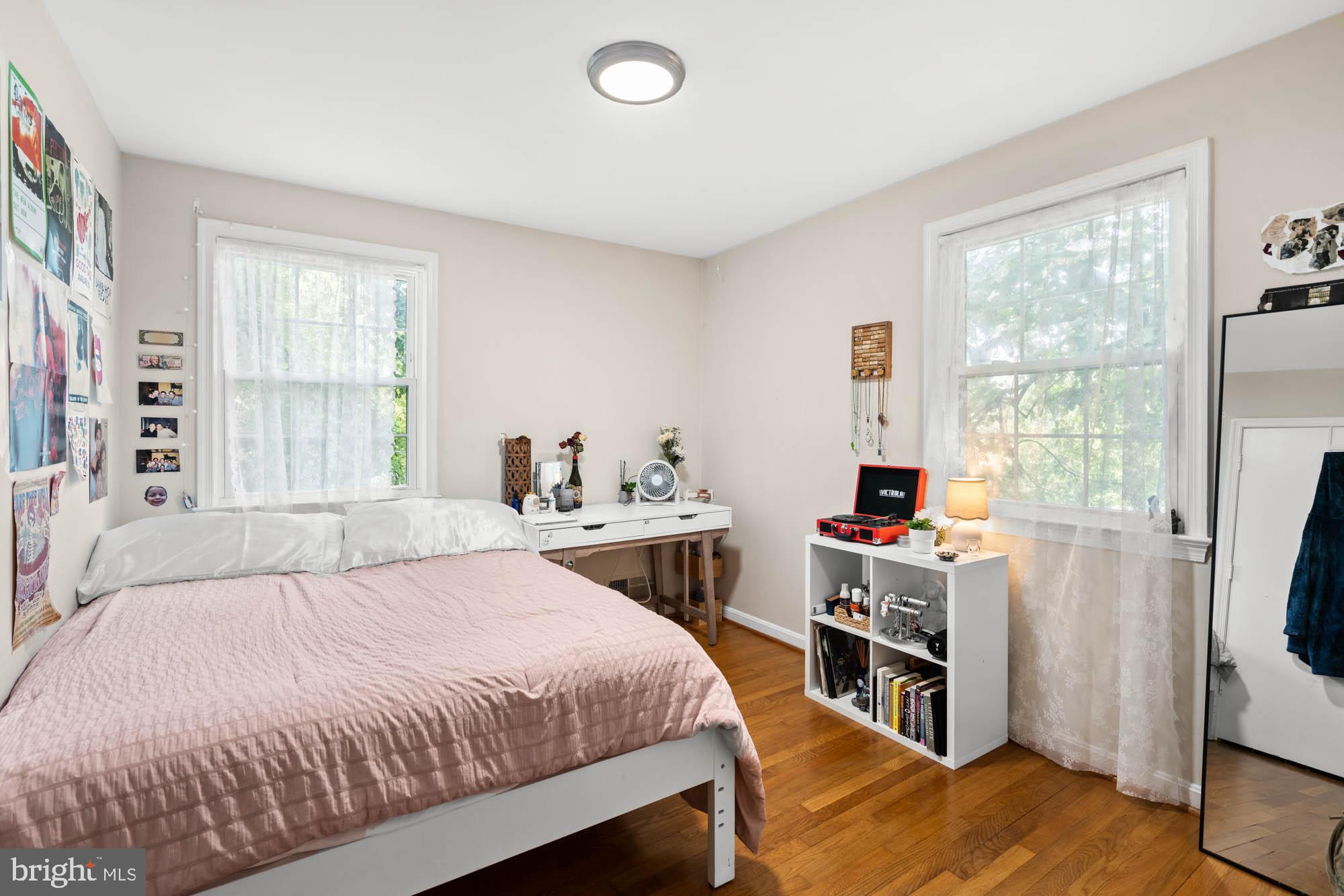 WOODACRES - Residential Lease