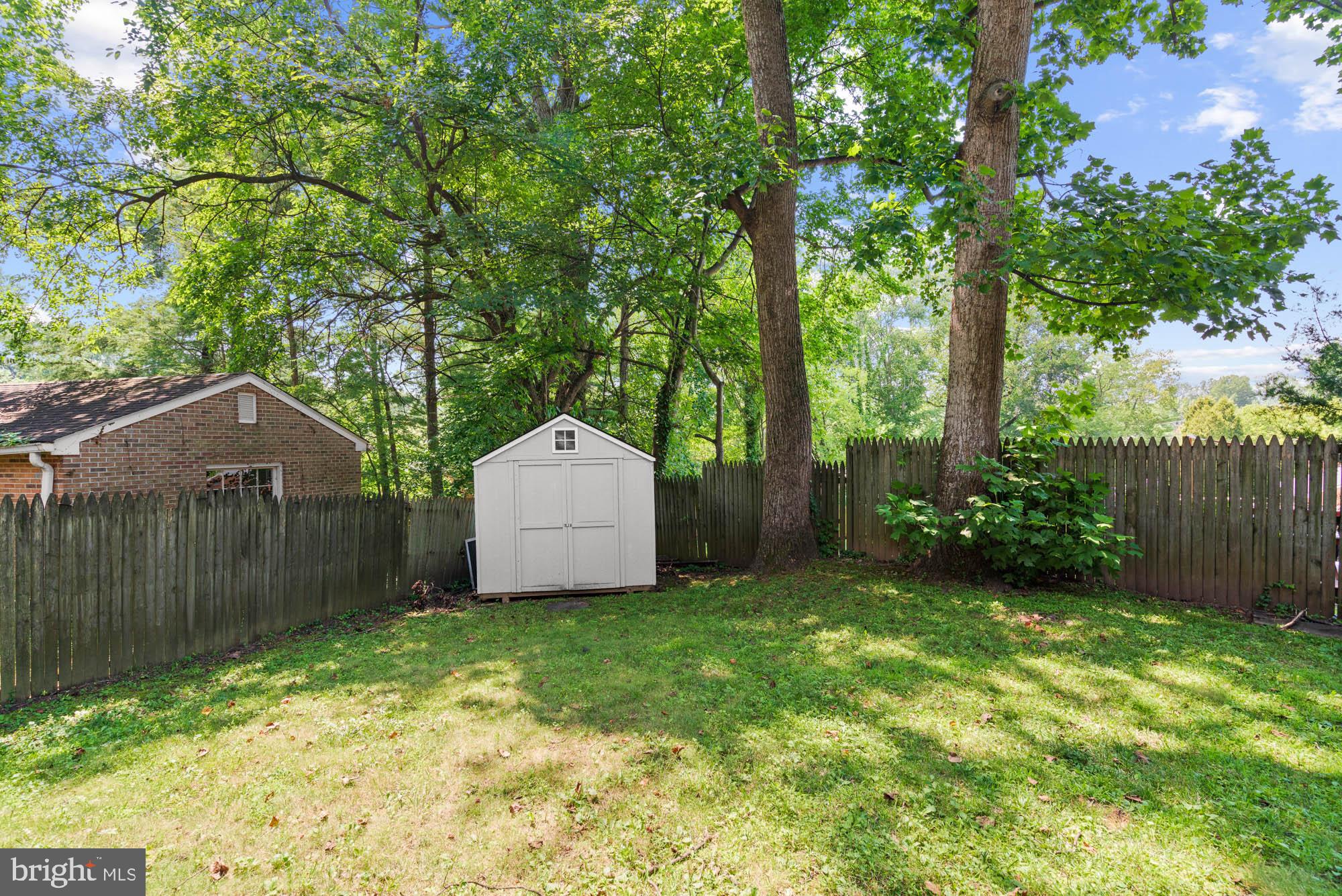 WOODACRES - Residential Lease