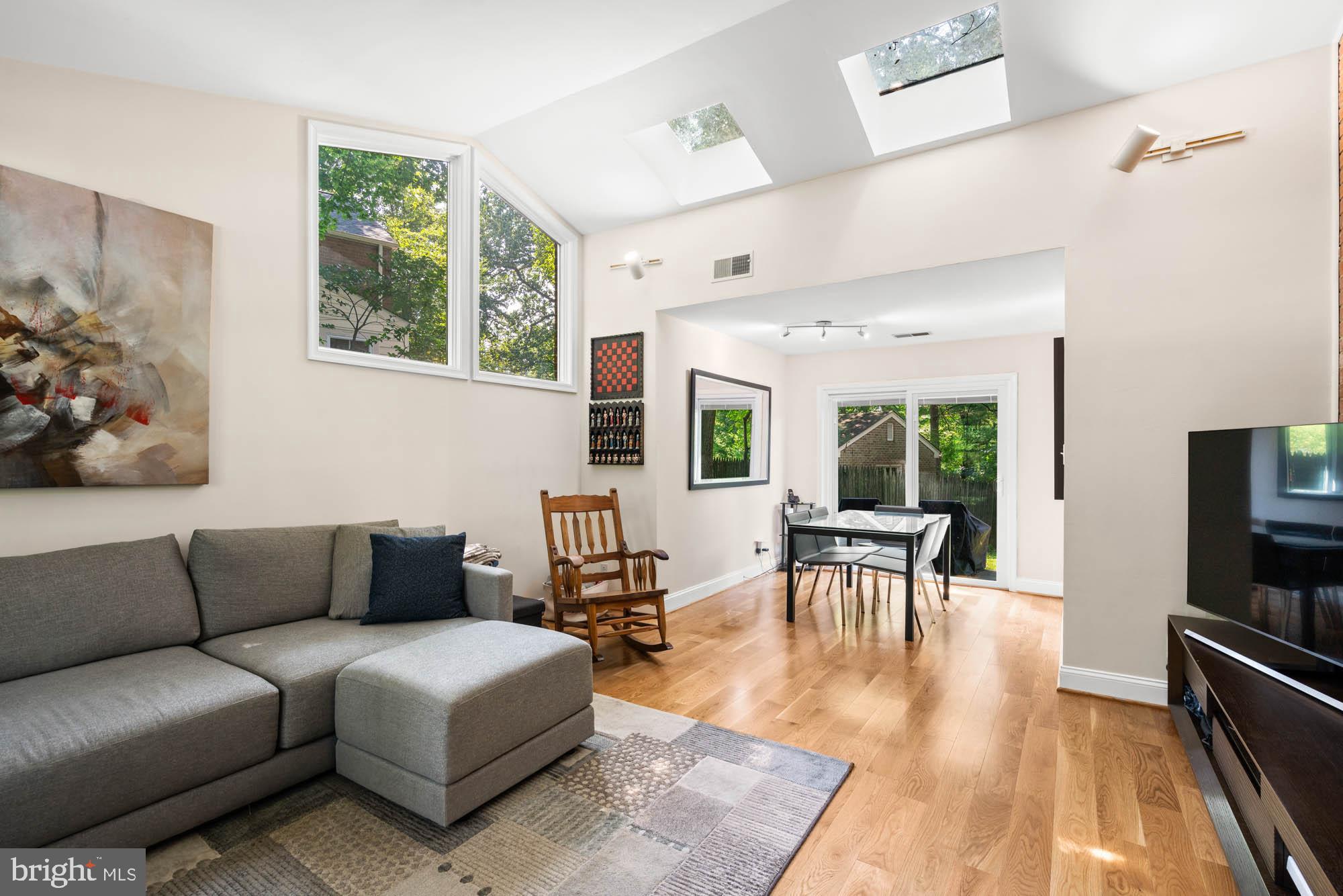 WOODACRES - Residential Lease