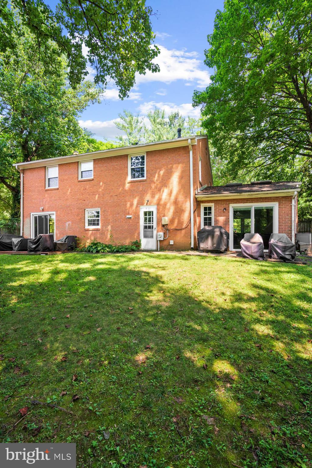 WOODACRES - Residential Lease