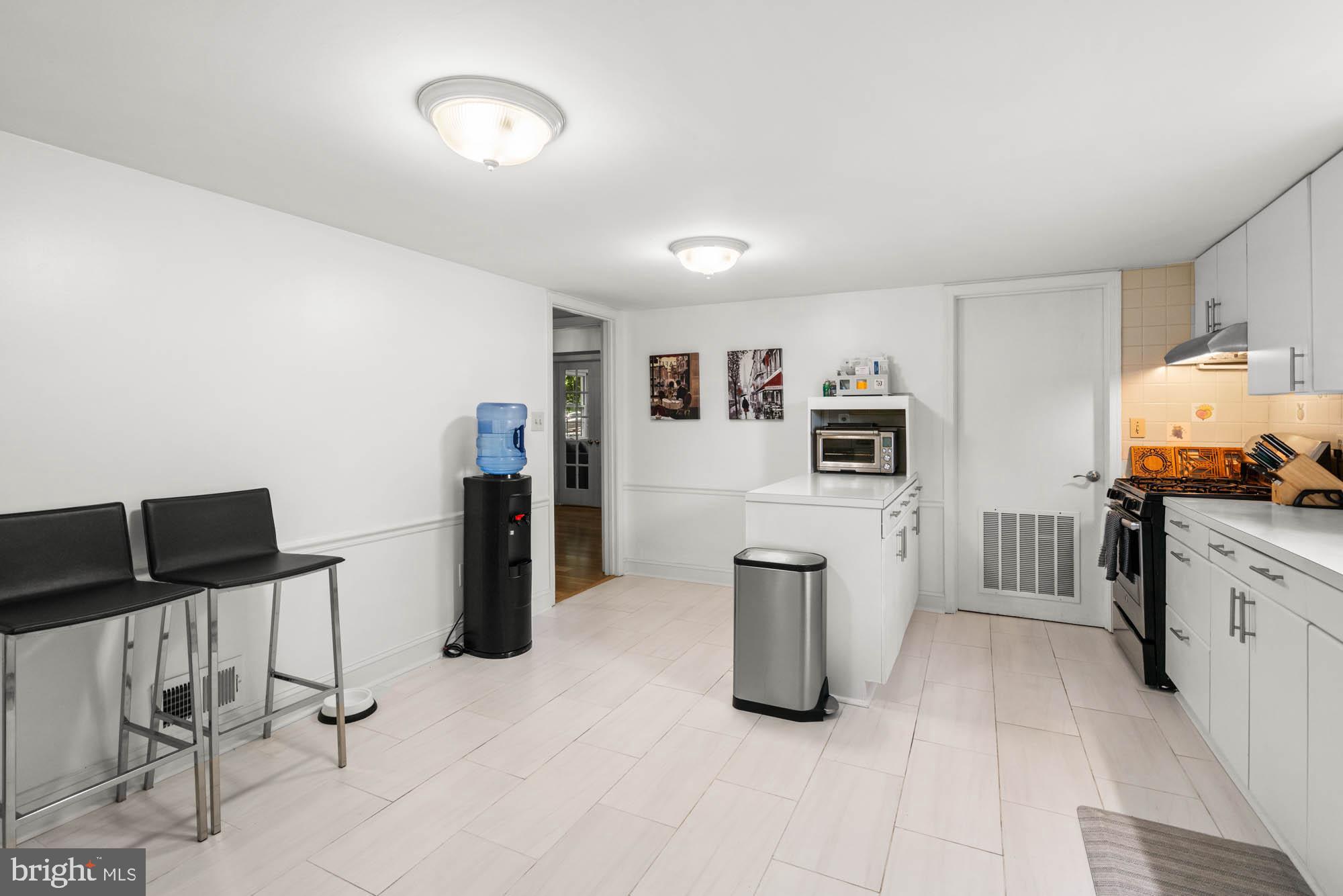 WOODACRES - Residential Lease