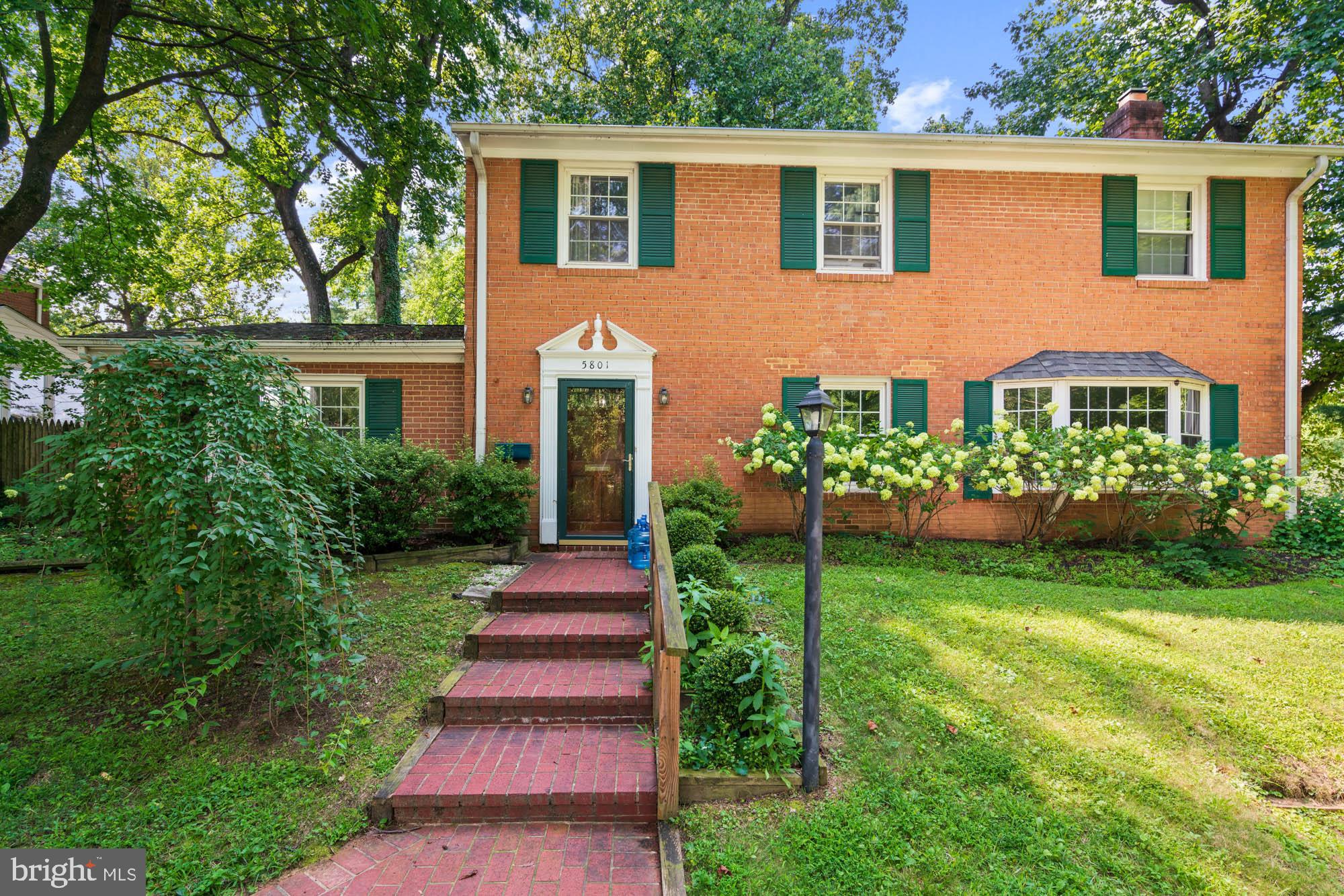 WOODACRES - Residential Lease