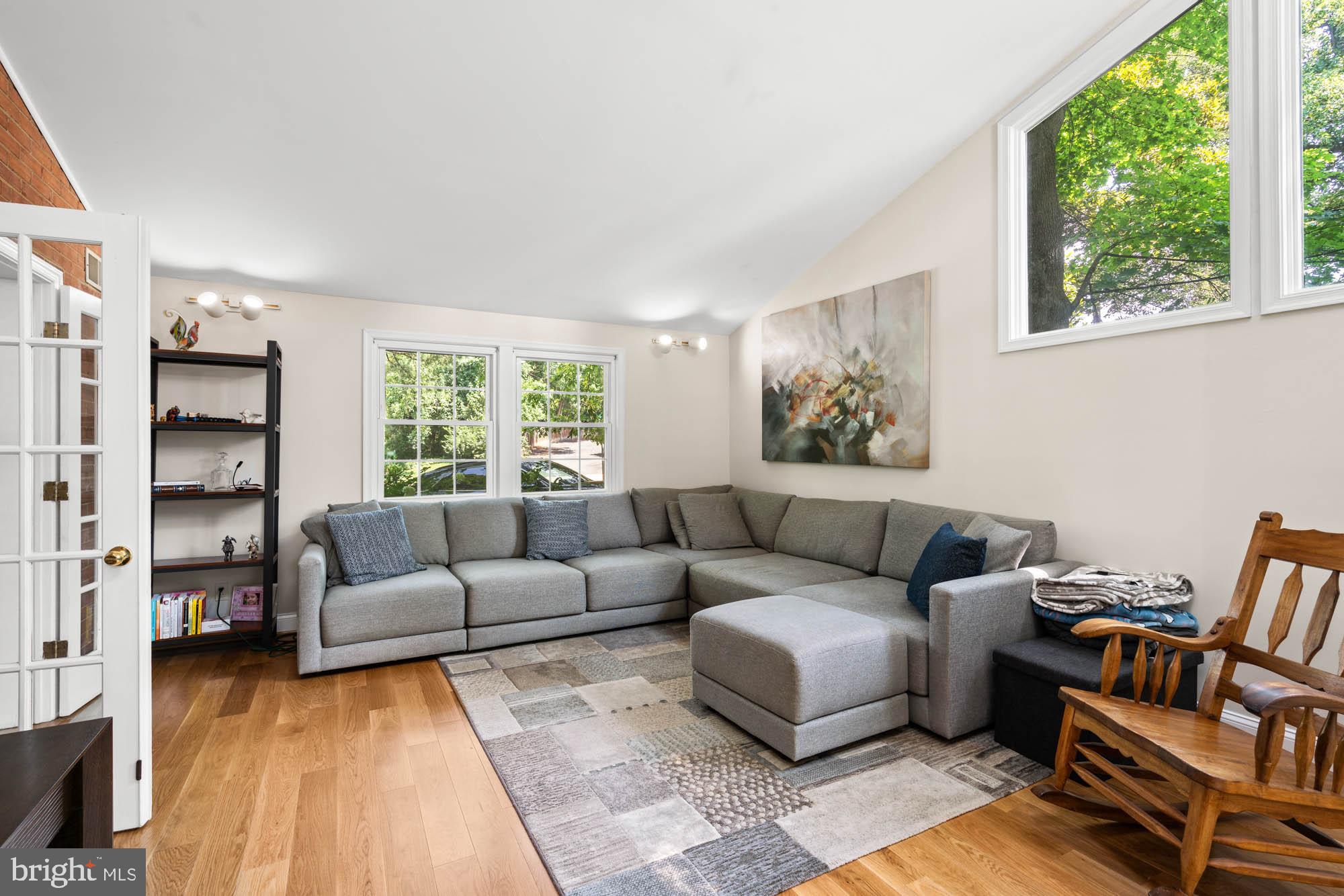 WOODACRES - Residential Lease