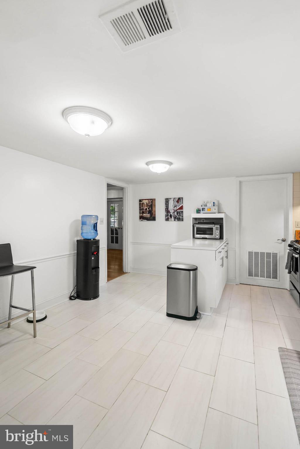 WOODACRES - Residential Lease