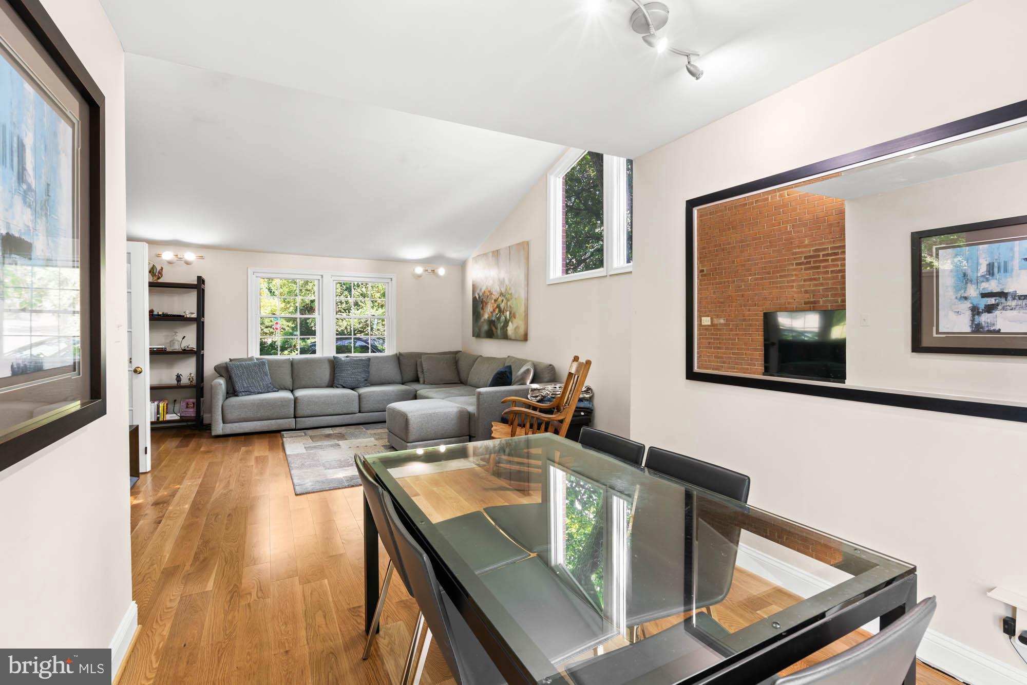 WOODACRES - Residential Lease