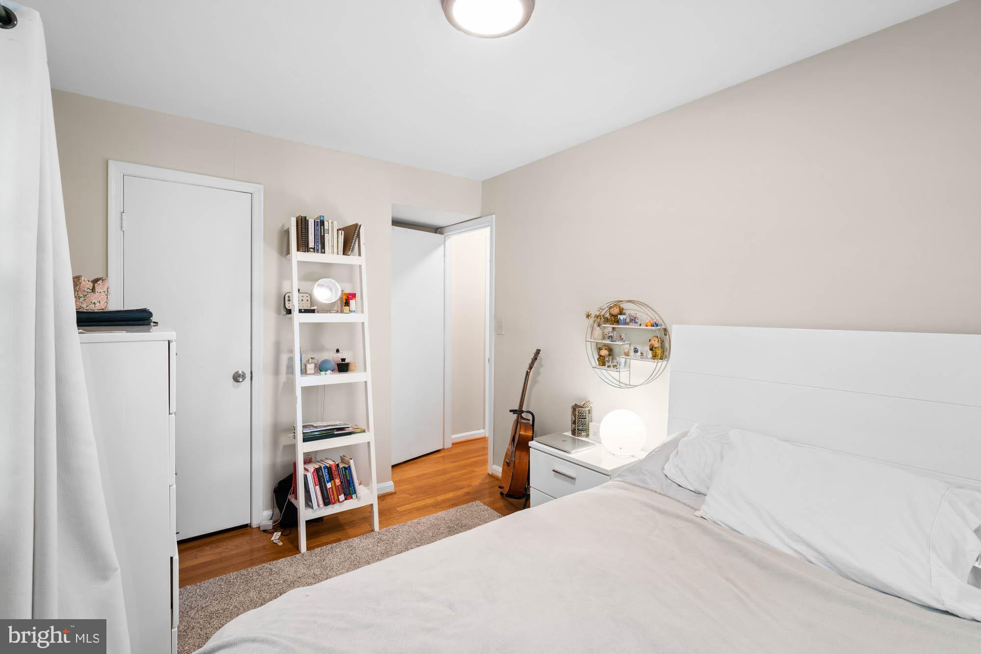 WOODACRES - Residential Lease