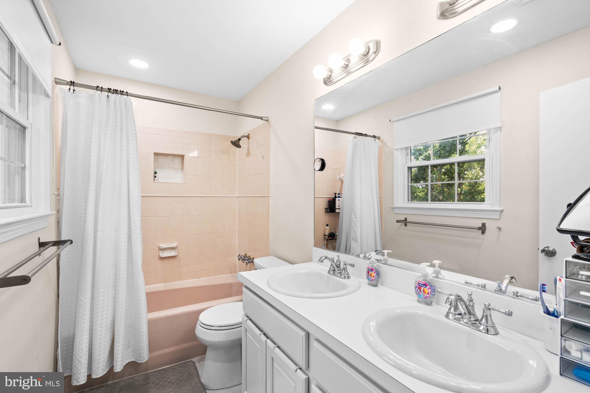 WOODACRES - Residential Lease