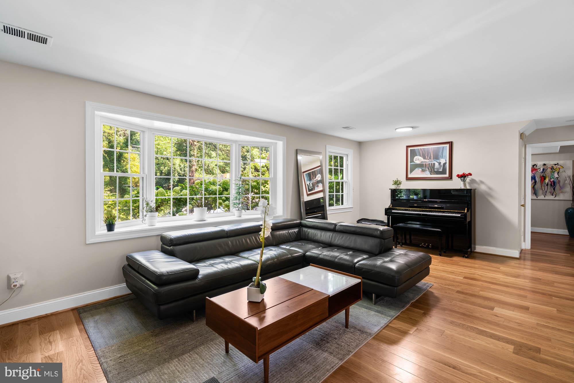 WOODACRES - Residential Lease