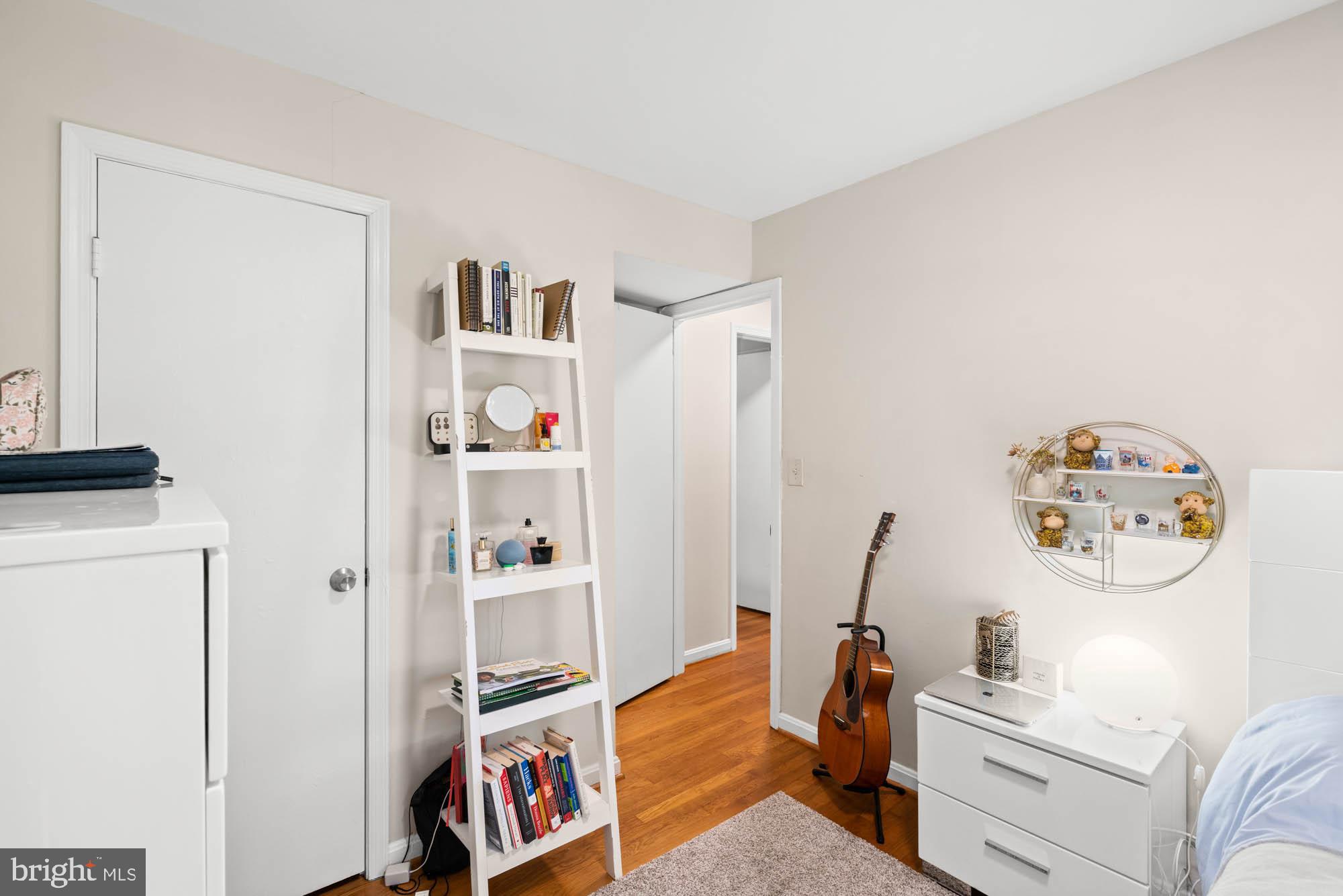 WOODACRES - Residential Lease