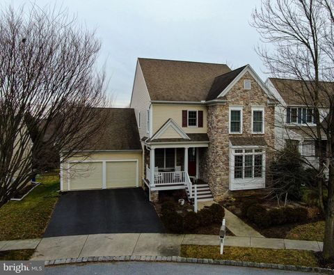 Photo of 107 Great Lawn Circle, Lancaster, PA 17602 (MLS # PALA2047616)