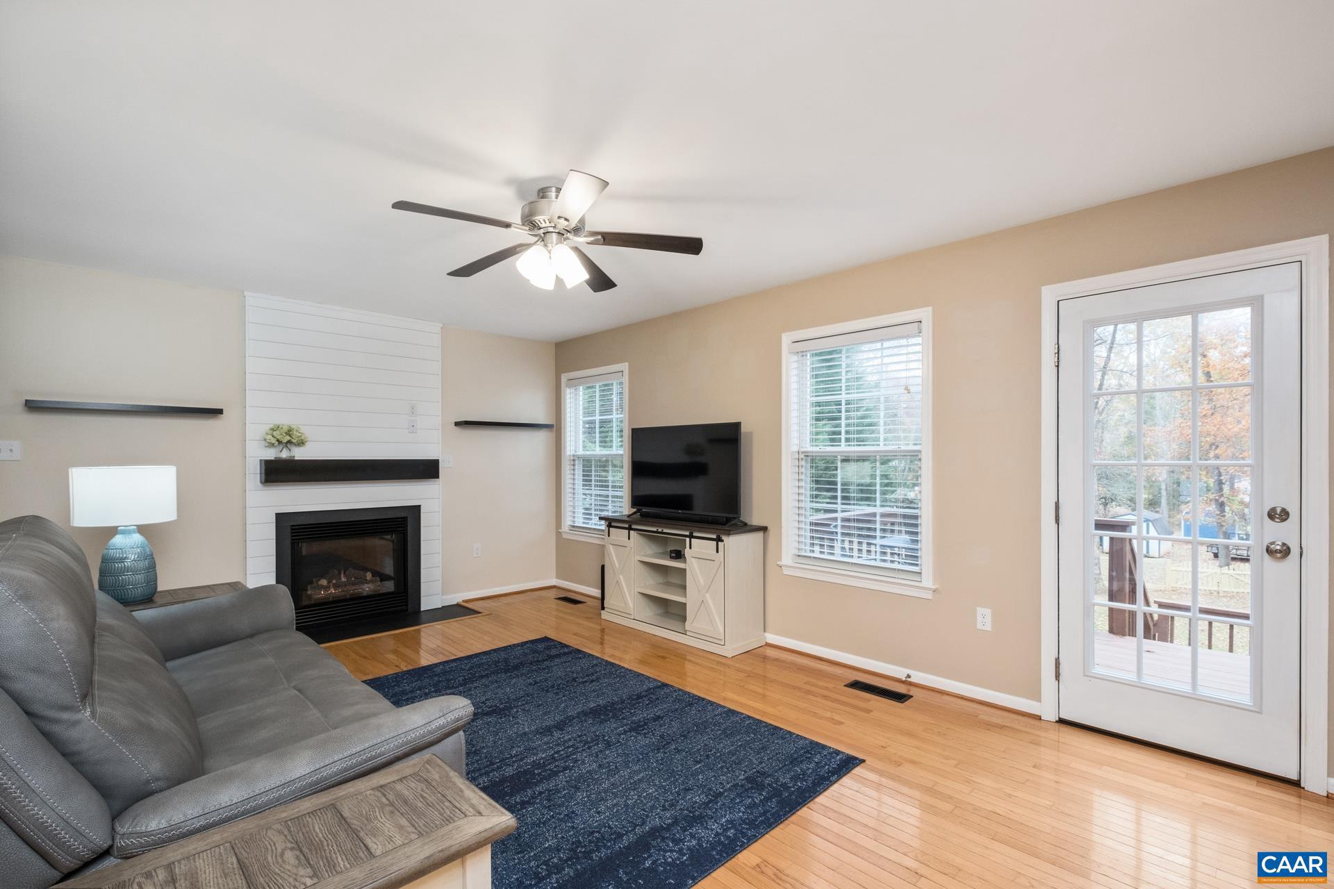 NORTHRIDGE - Residential