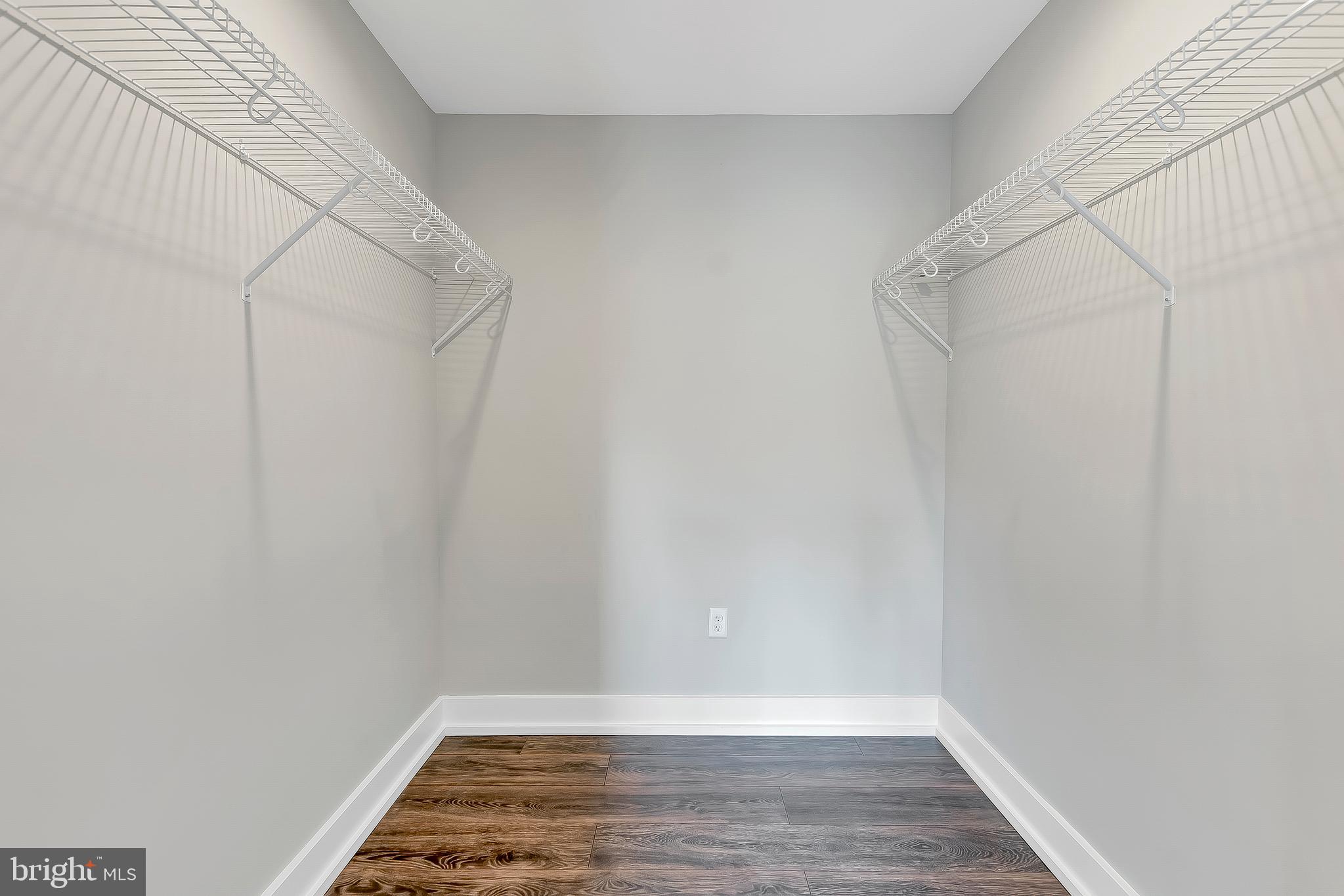 YARDLEY HILLS - Residential