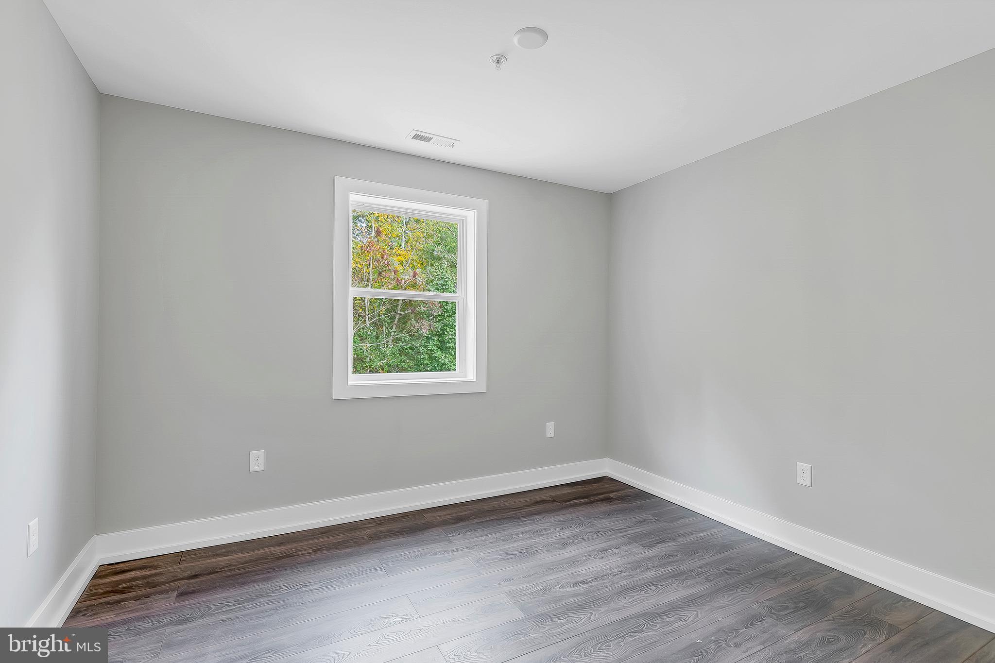 YARDLEY HILLS - Residential