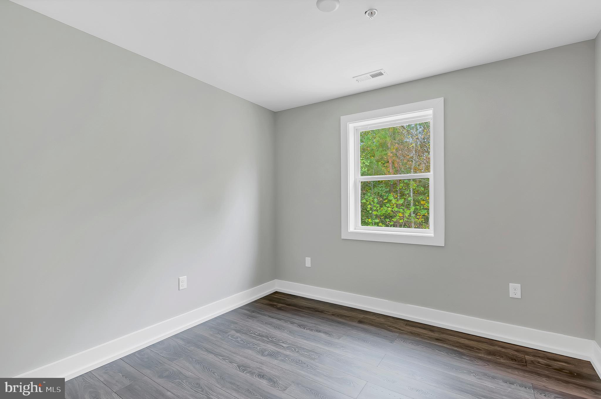 YARDLEY HILLS - Residential