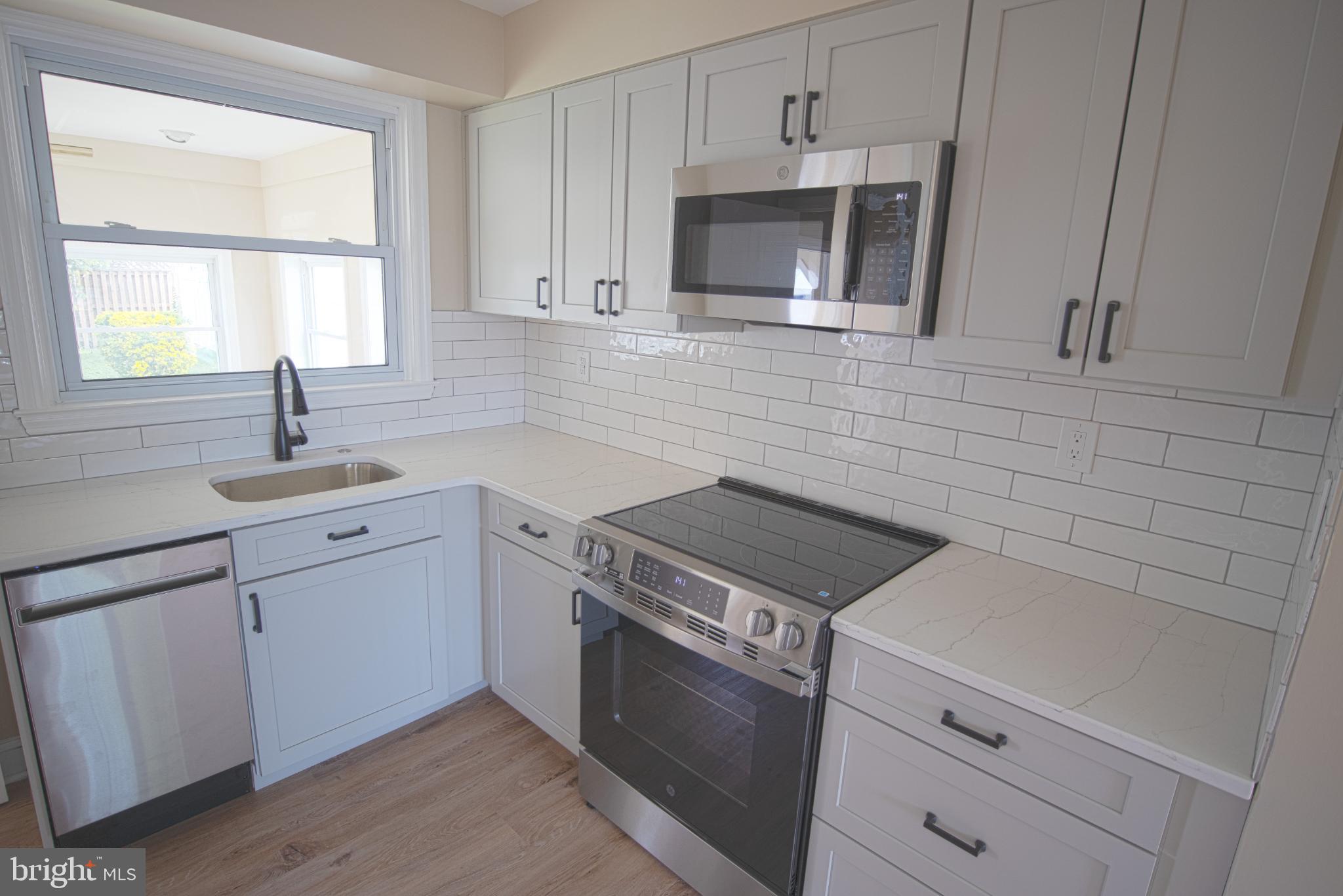 RIVIERA BEACH - Residential