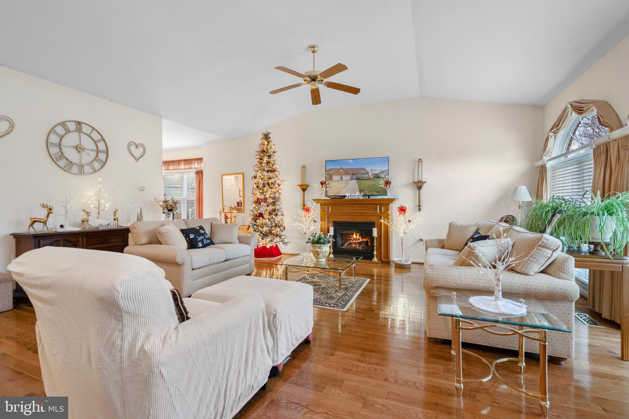 LOCUST HILL - Residential